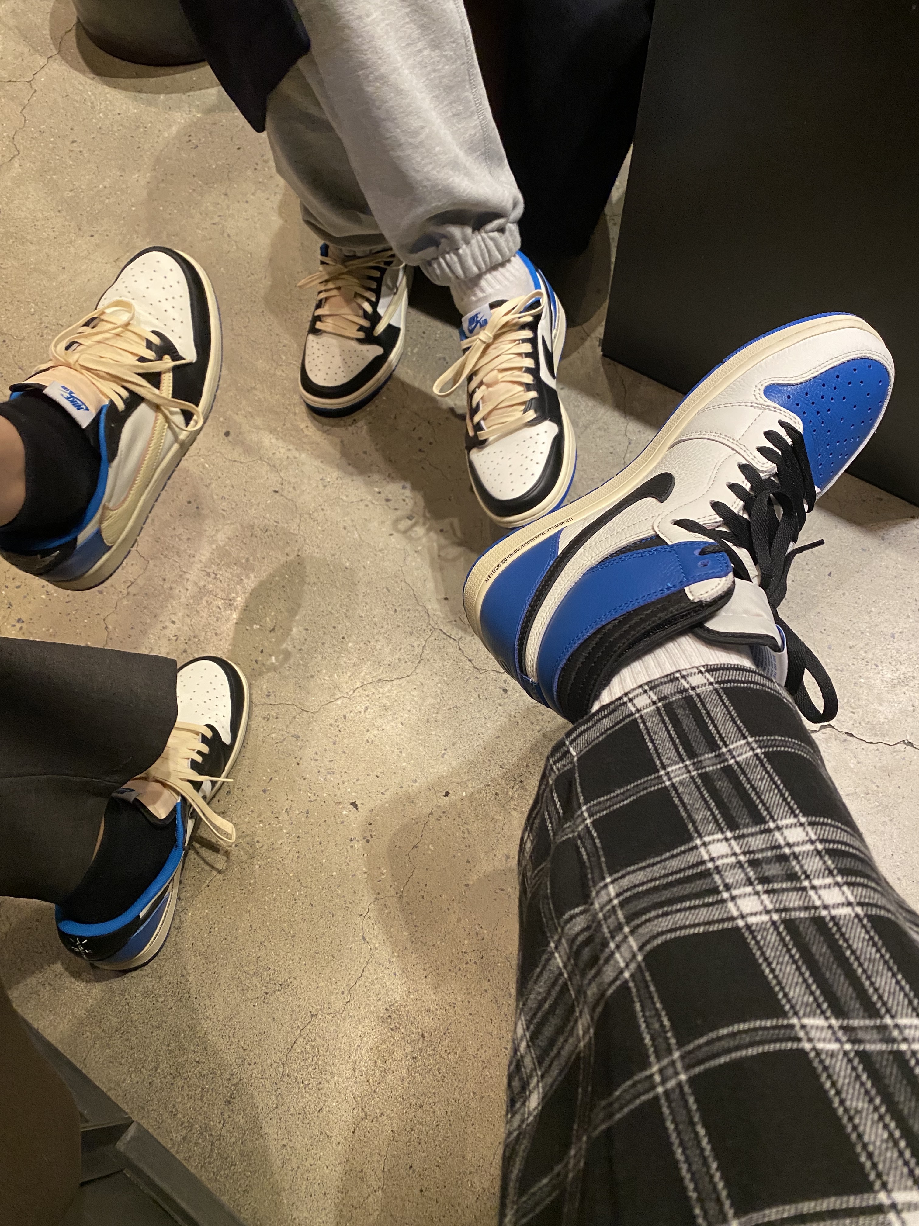 Jordan 1 x Travis Scott x Fragment Retro Low OG SP Military Blue, Jordan 1 x Travis Scott x Fragment Retro High OG SP Military Blue 착용 스타일 - 1