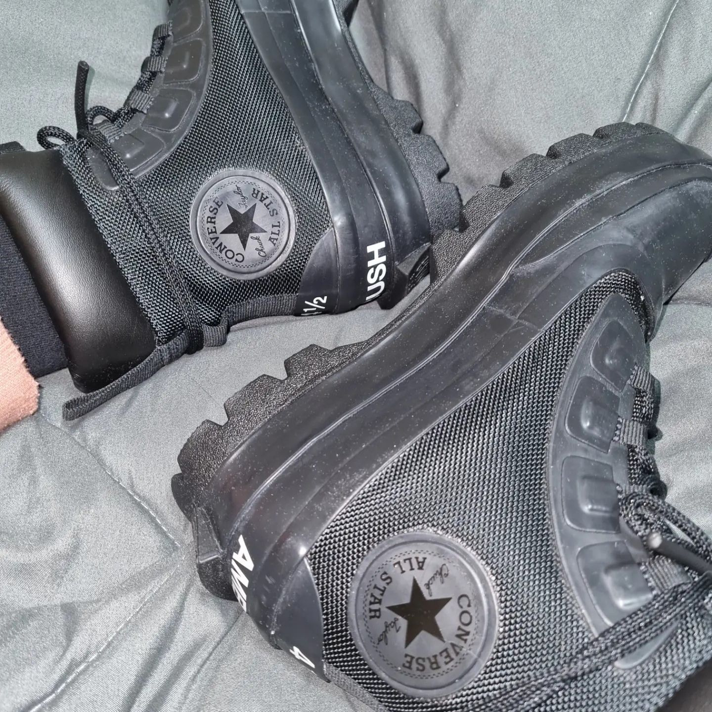 Converse x Ambush Chuck Taylor All Star Duck Boot Black 착용 스타일 - 2