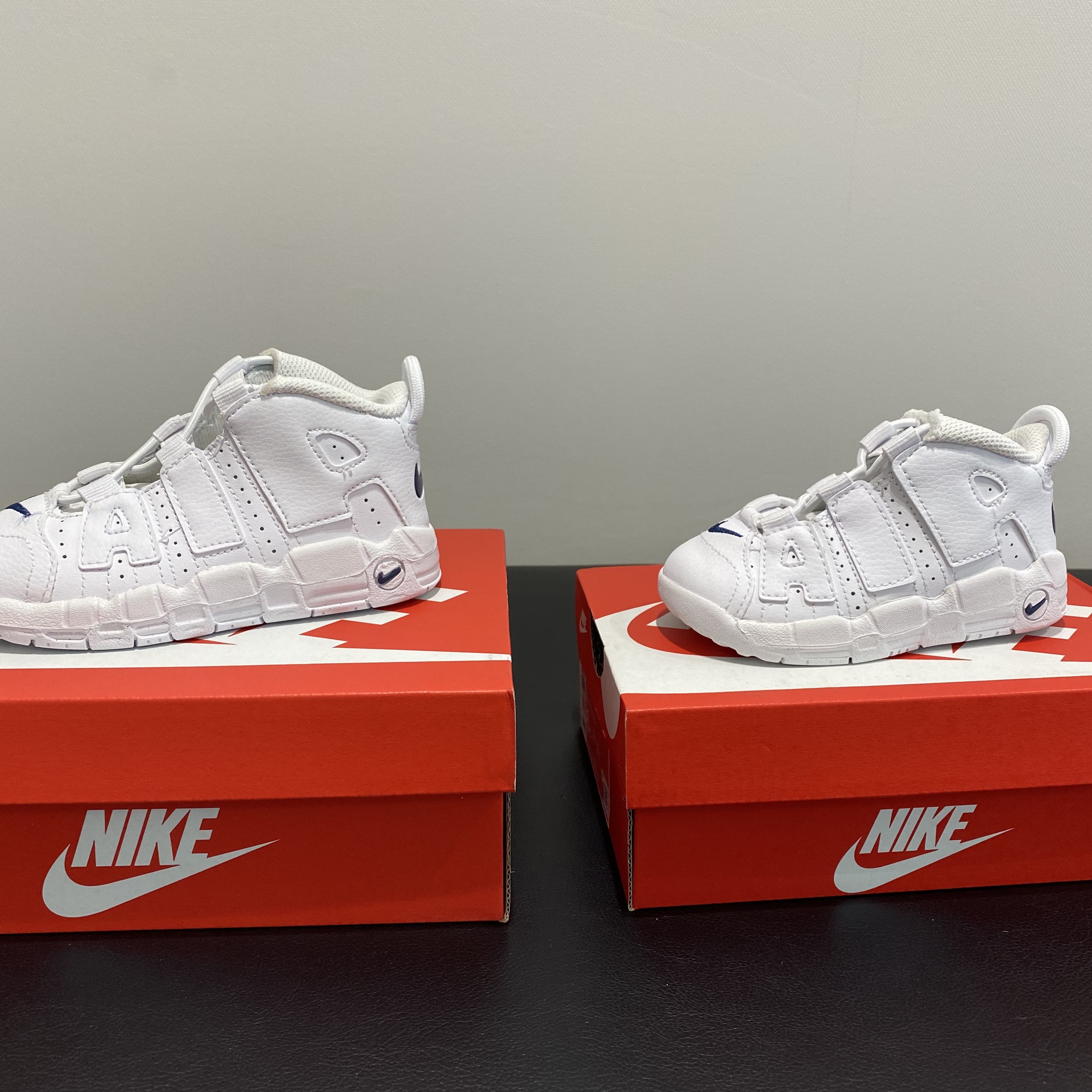 Nike Air More Uptempo Triple White 착용 스타일
