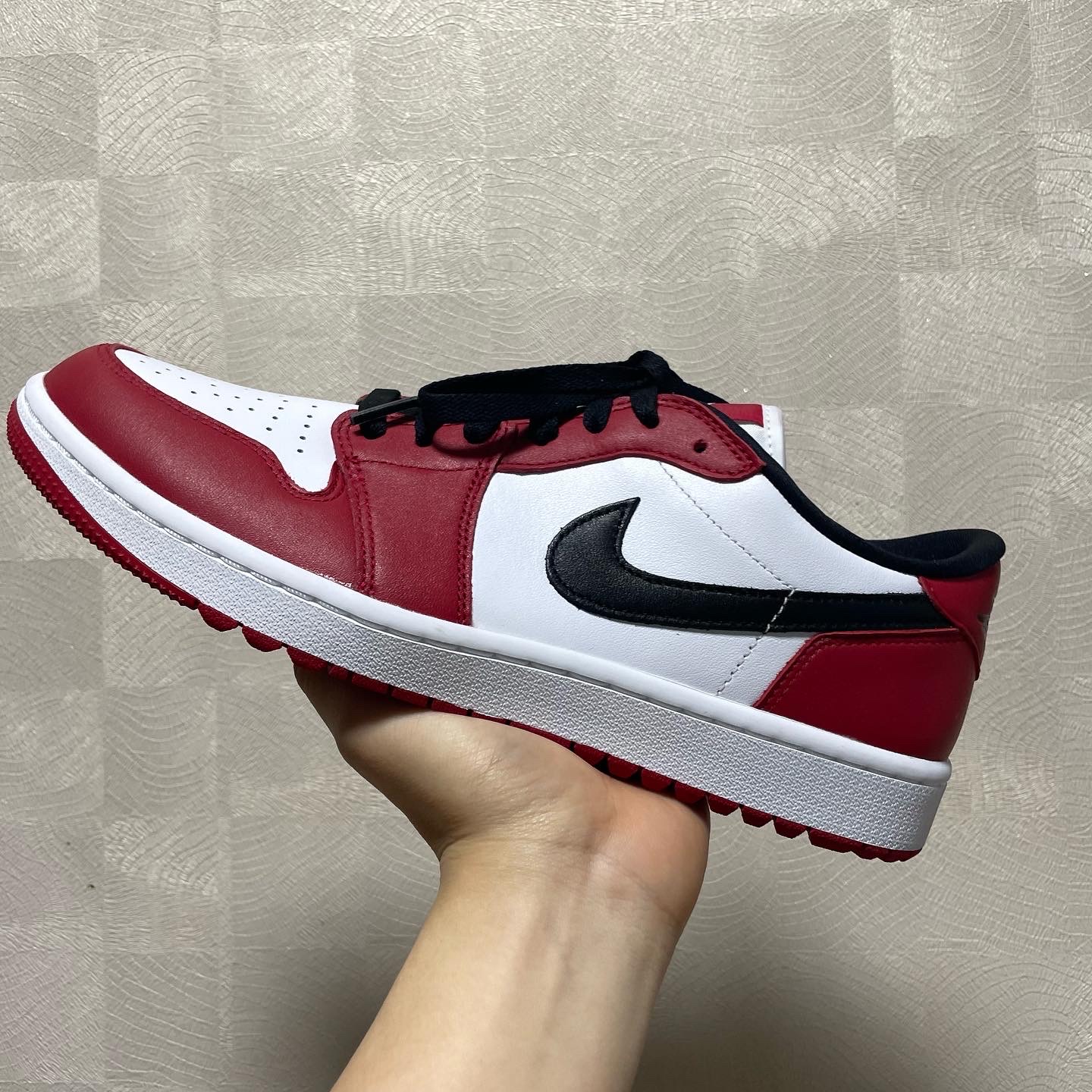Jordan 1 Low Golf Chicago 착용 스타일 - 1