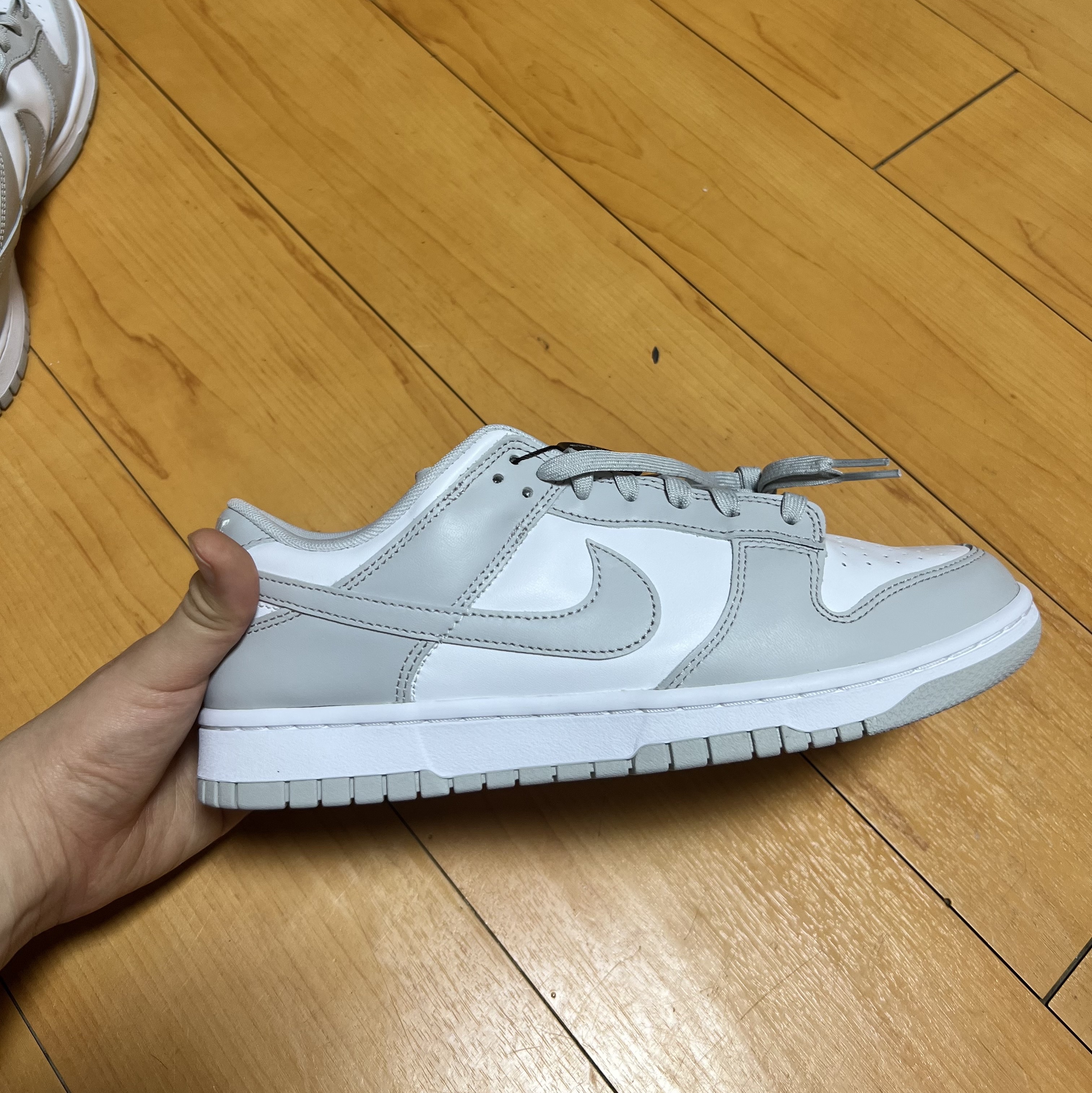 Nike Dunk Low Retro Grey Fog 착용 스타일