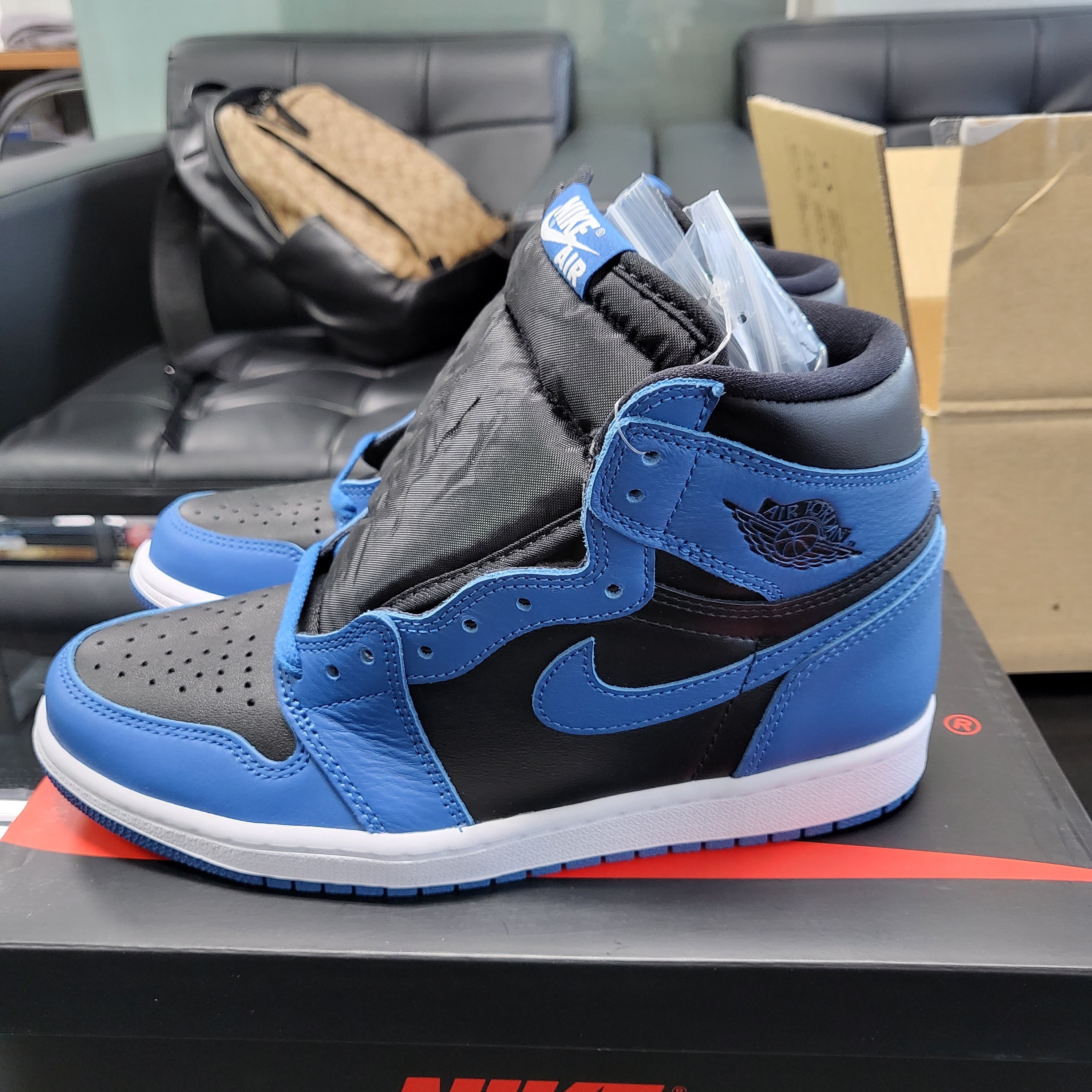 Jordan 1 Retro High OG Dark Marina Blue 착용 스타일 - 3