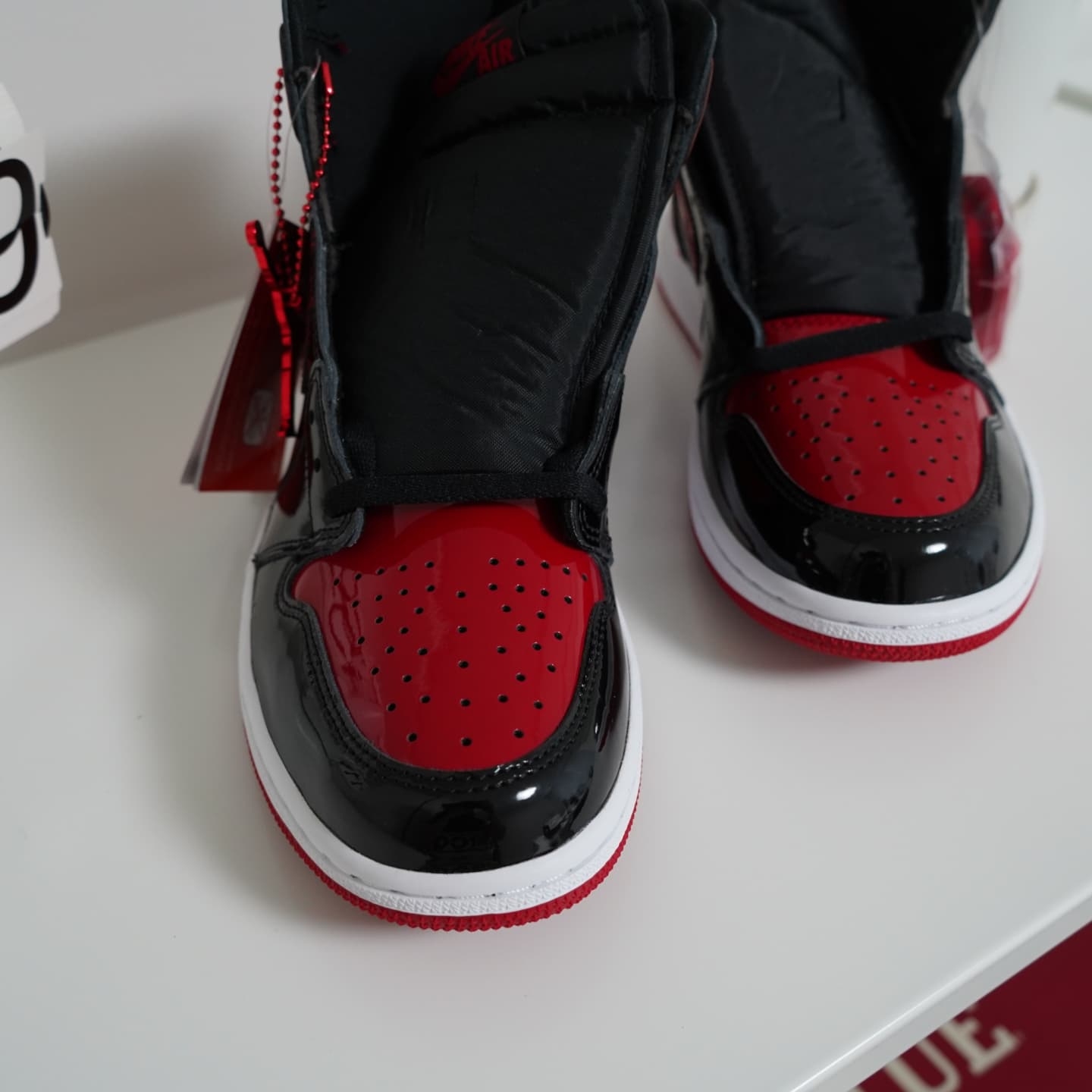 Jordan 1 Retro High OG Patent Bred 착용 스타일 - 2