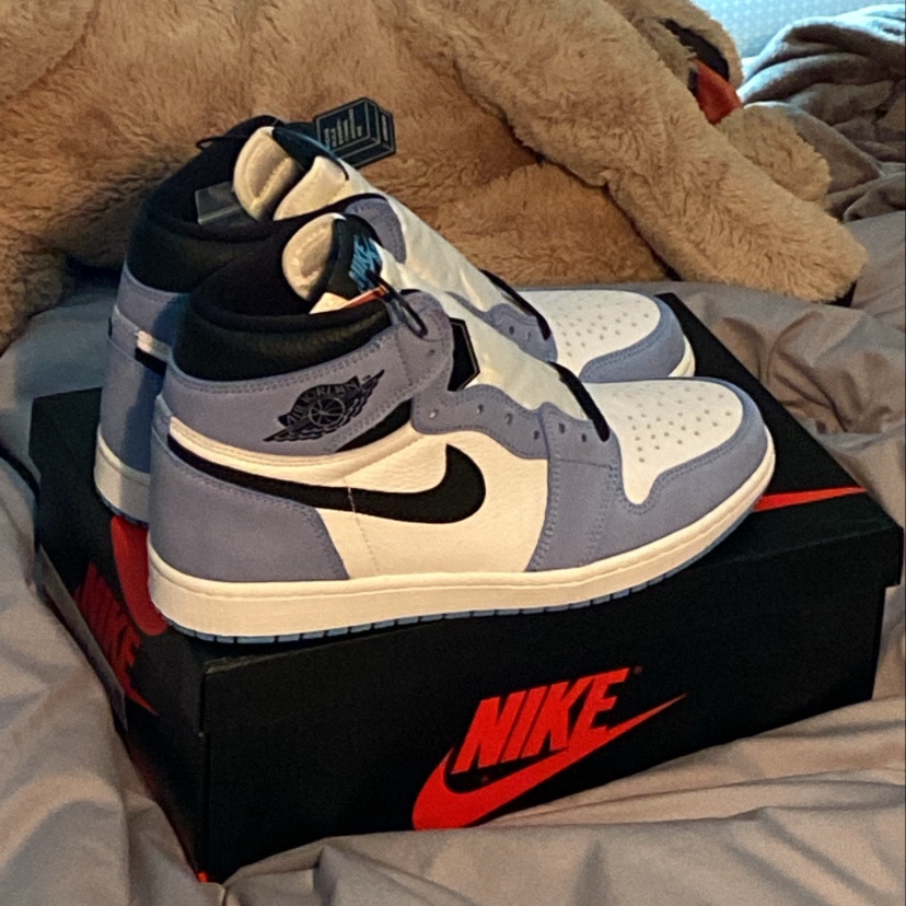 Jordan 1 Retro High OG University Blue 착용 스타일