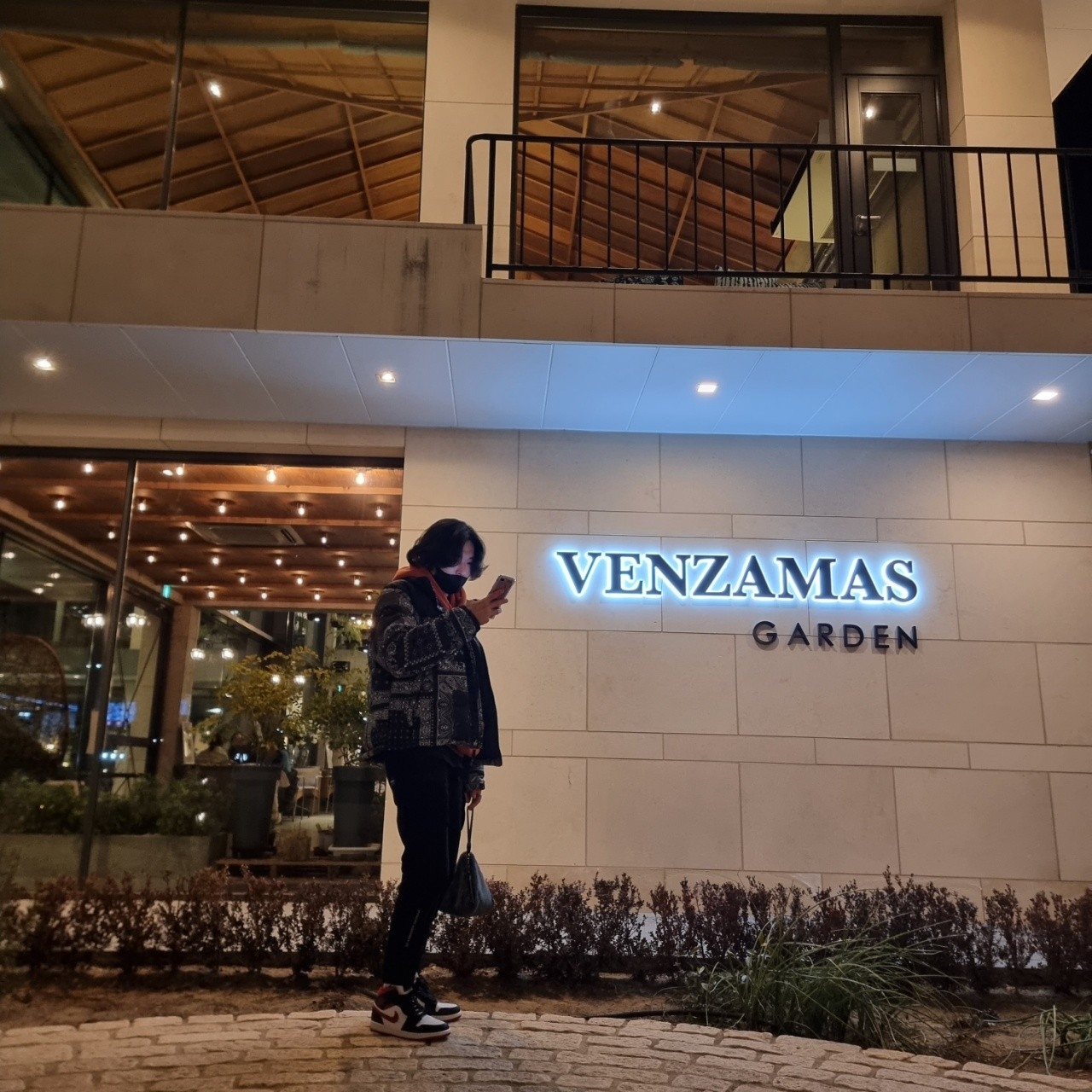The North Face 1996 Novelty Nuptse Jacket Real Black - 21FW, Jordan 1 Mid Gym Red Black White 착용 스타일 - 2