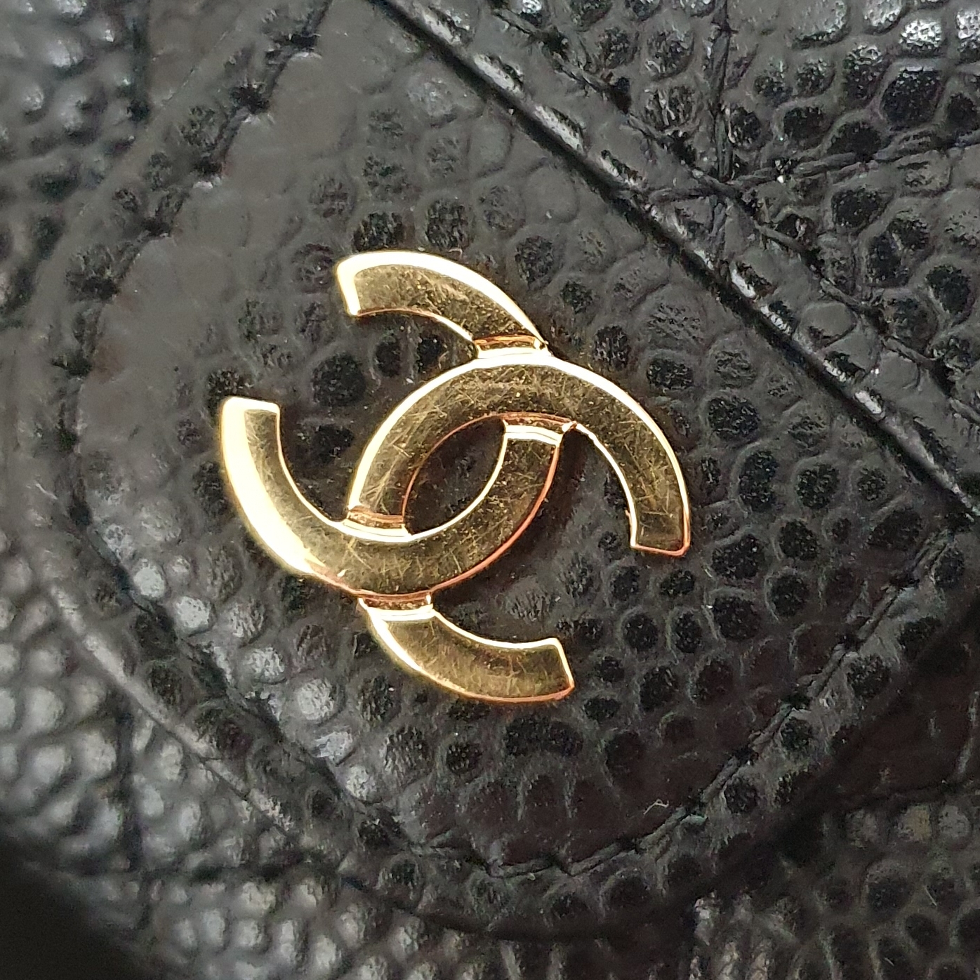 Chanel Classic Card Holder Grained Calfskin & Gold Black 착용 스타일