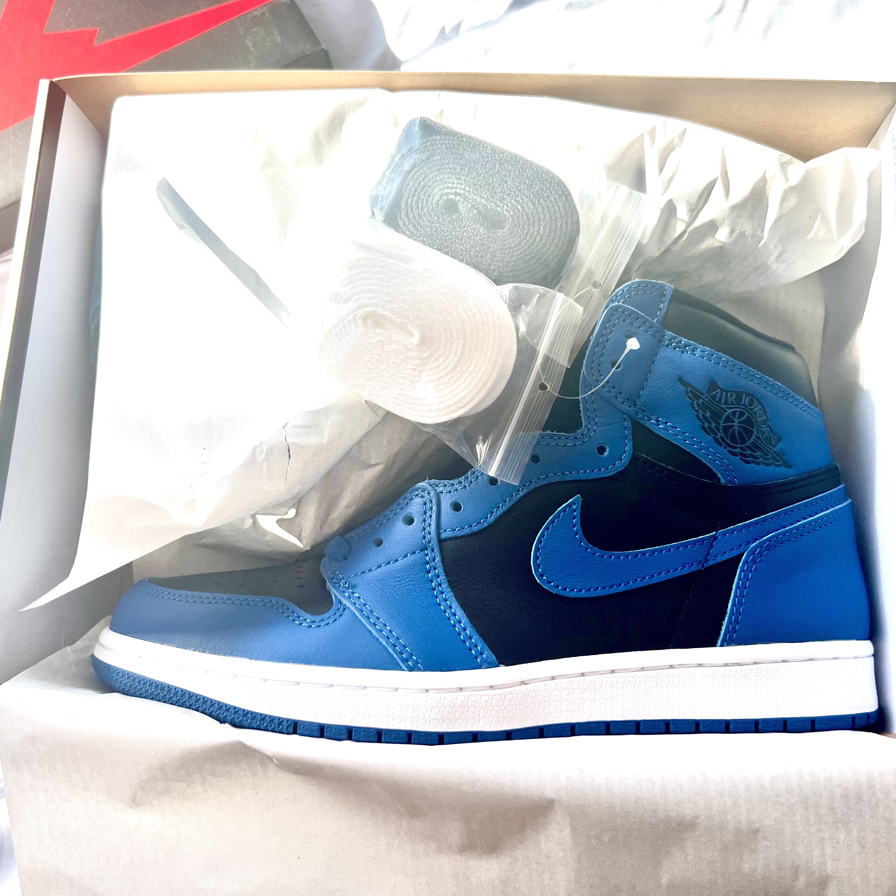 Jordan 1 Retro High OG Dark Marina Blue 착용 스타일 - 2