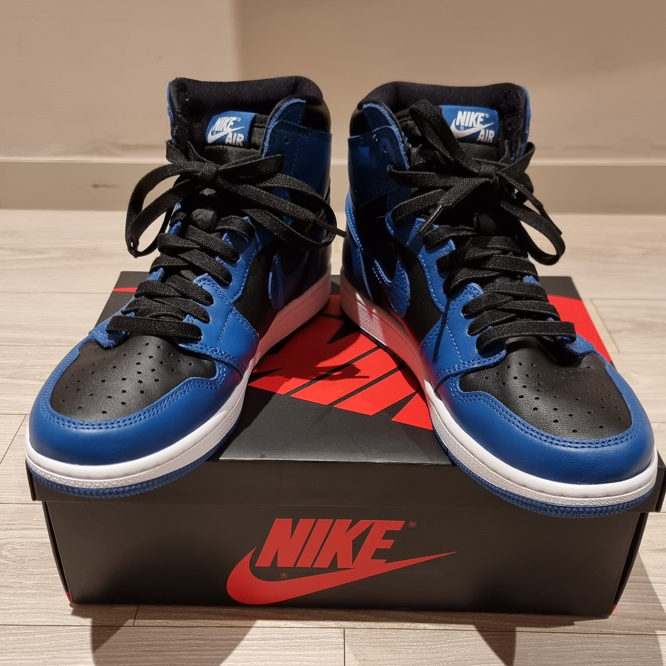 Jordan 1 Retro High OG Dark Marina Blue 착용 스타일 - 1