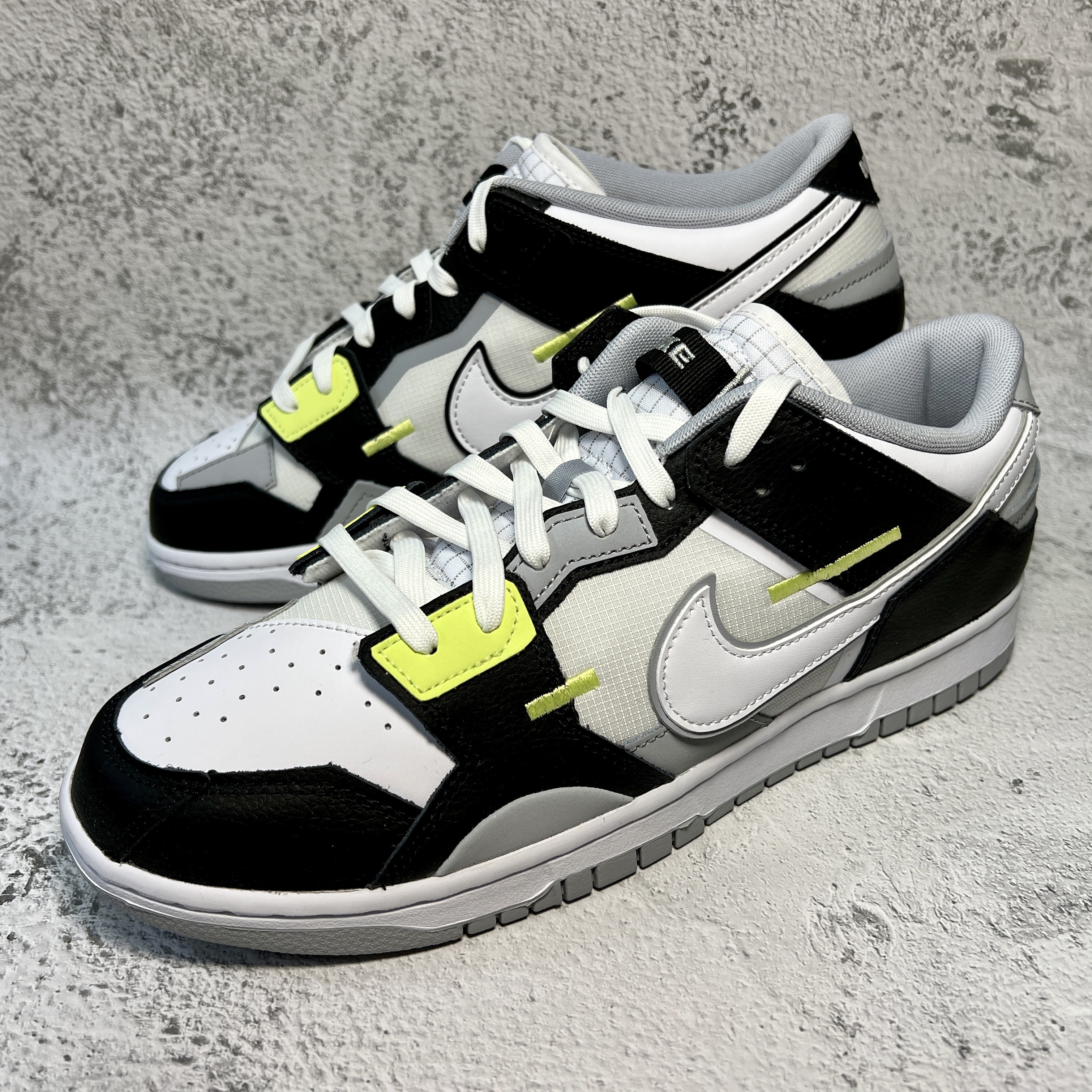 Nike Dunk Scrap Black Lemon Twist 착용 스타일