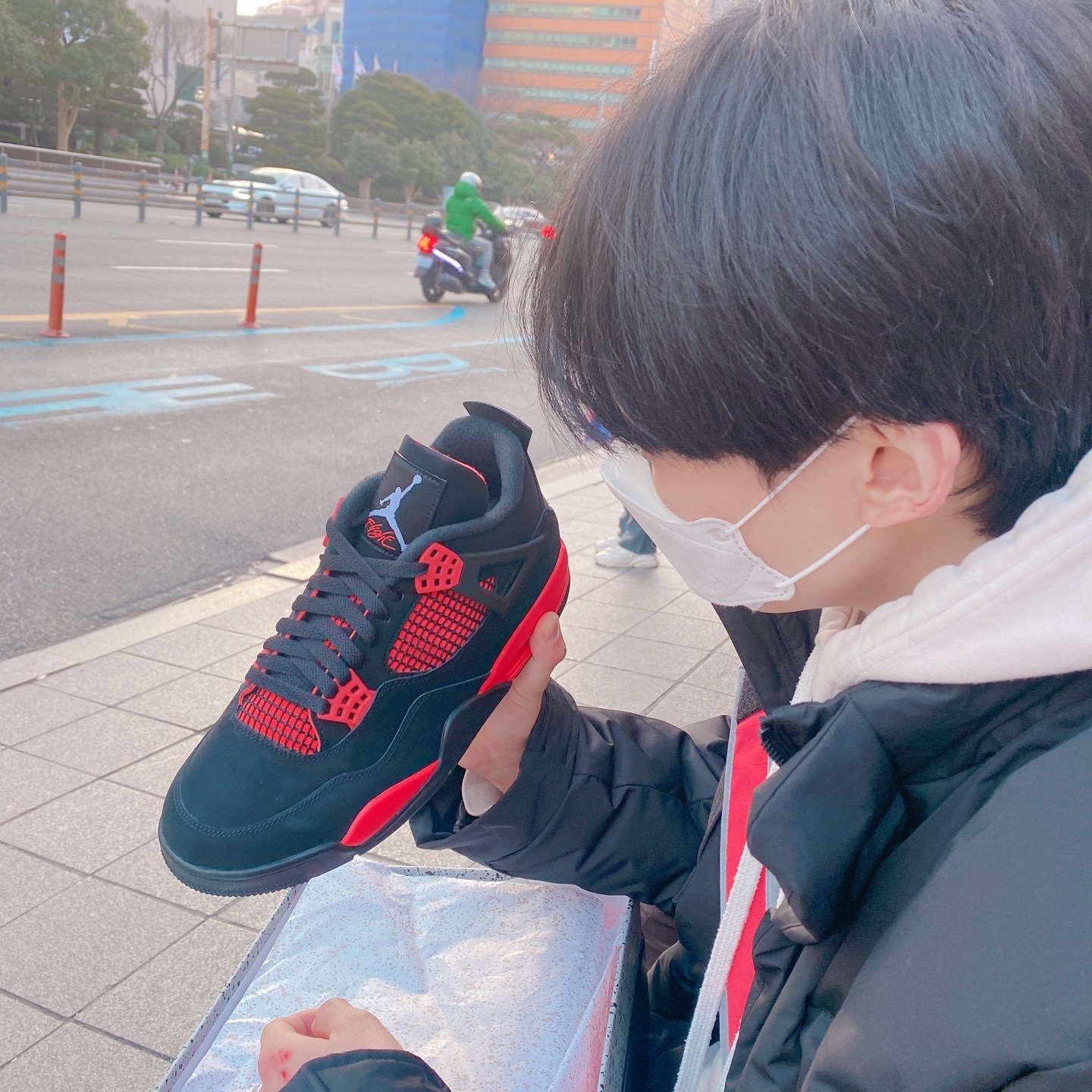 Jordan 4 Retro Crimson 착용 스타일