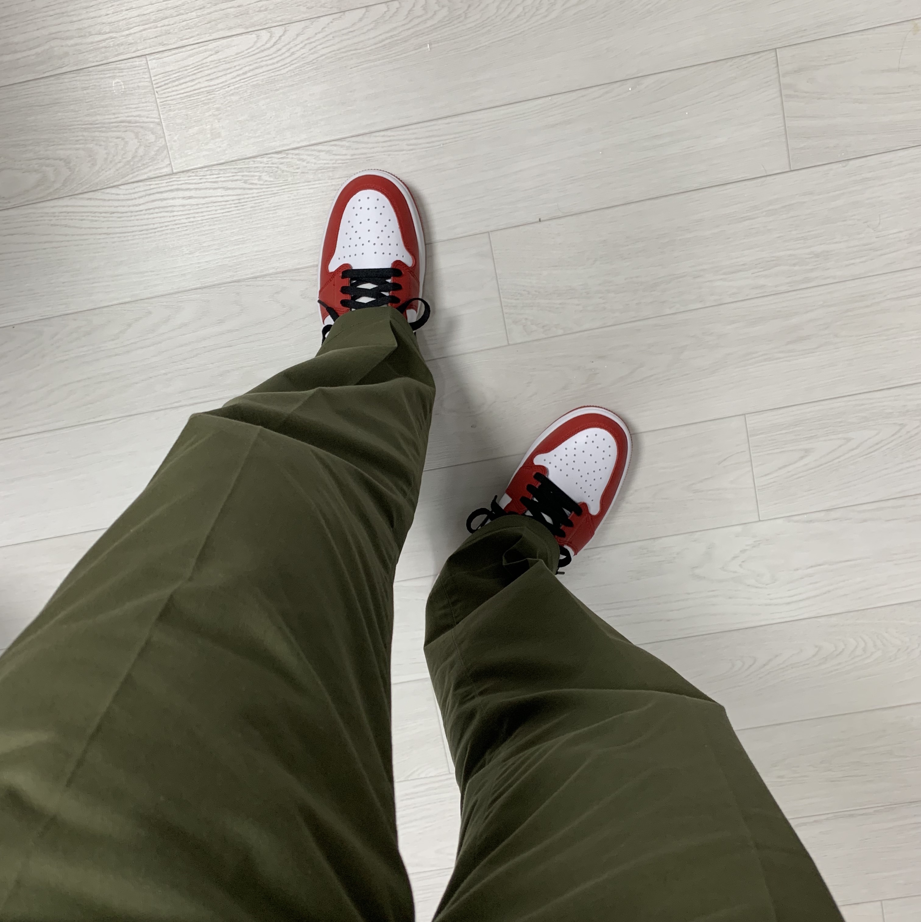 Jordan 1 Low Golf Chicago 착용 스타일 - 2