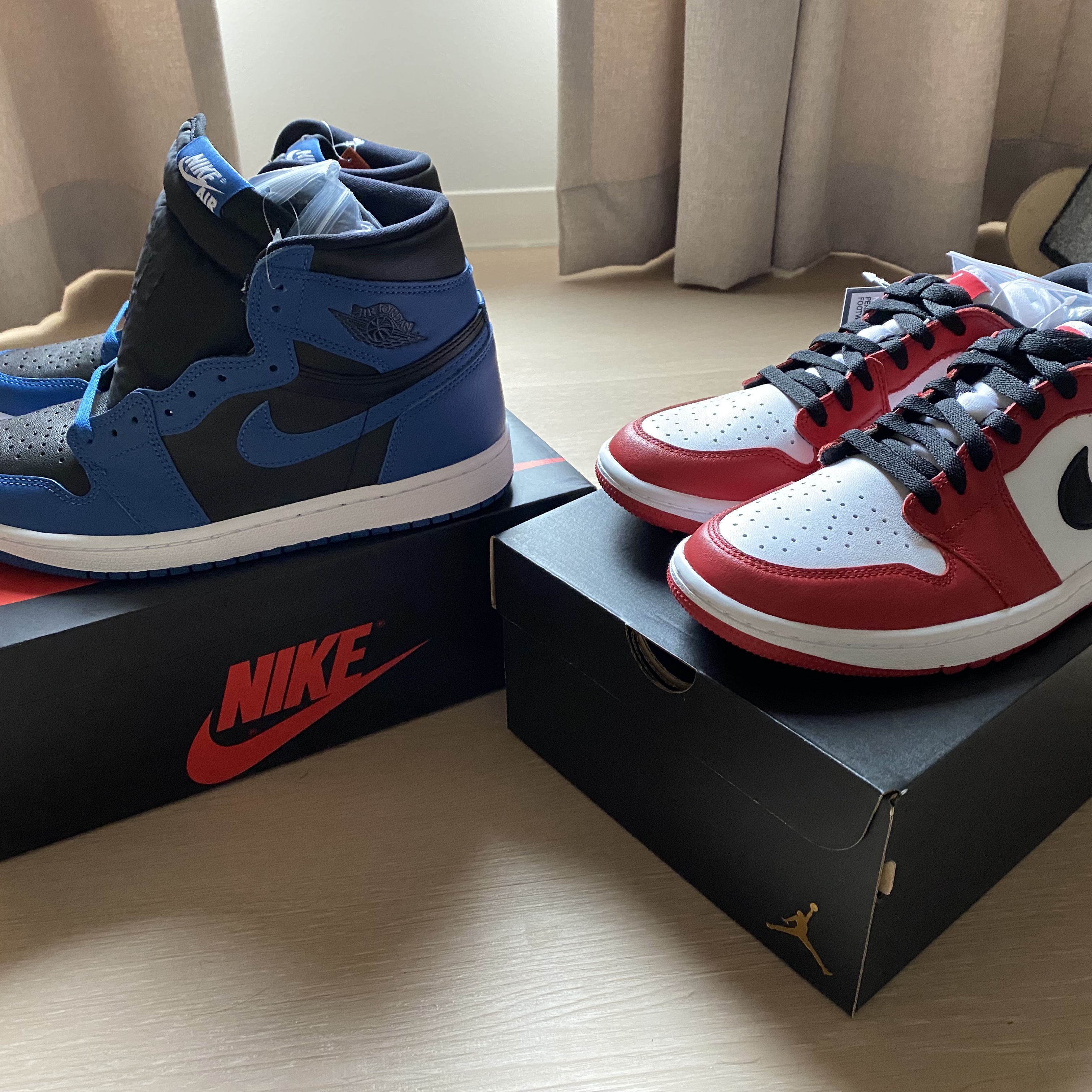Jordan 1 Retro High OG Dark Marina Blue, Jordan 1 Low Golf Chicago 착용 스타일