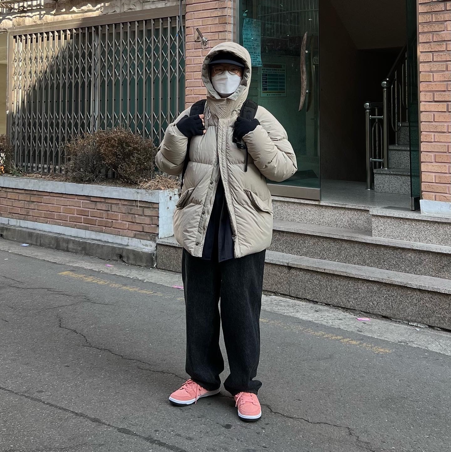 Ten C Artic Down Parka Gauze White, Nike SB Dunk Low Pro Pink Pig 착용 스타일