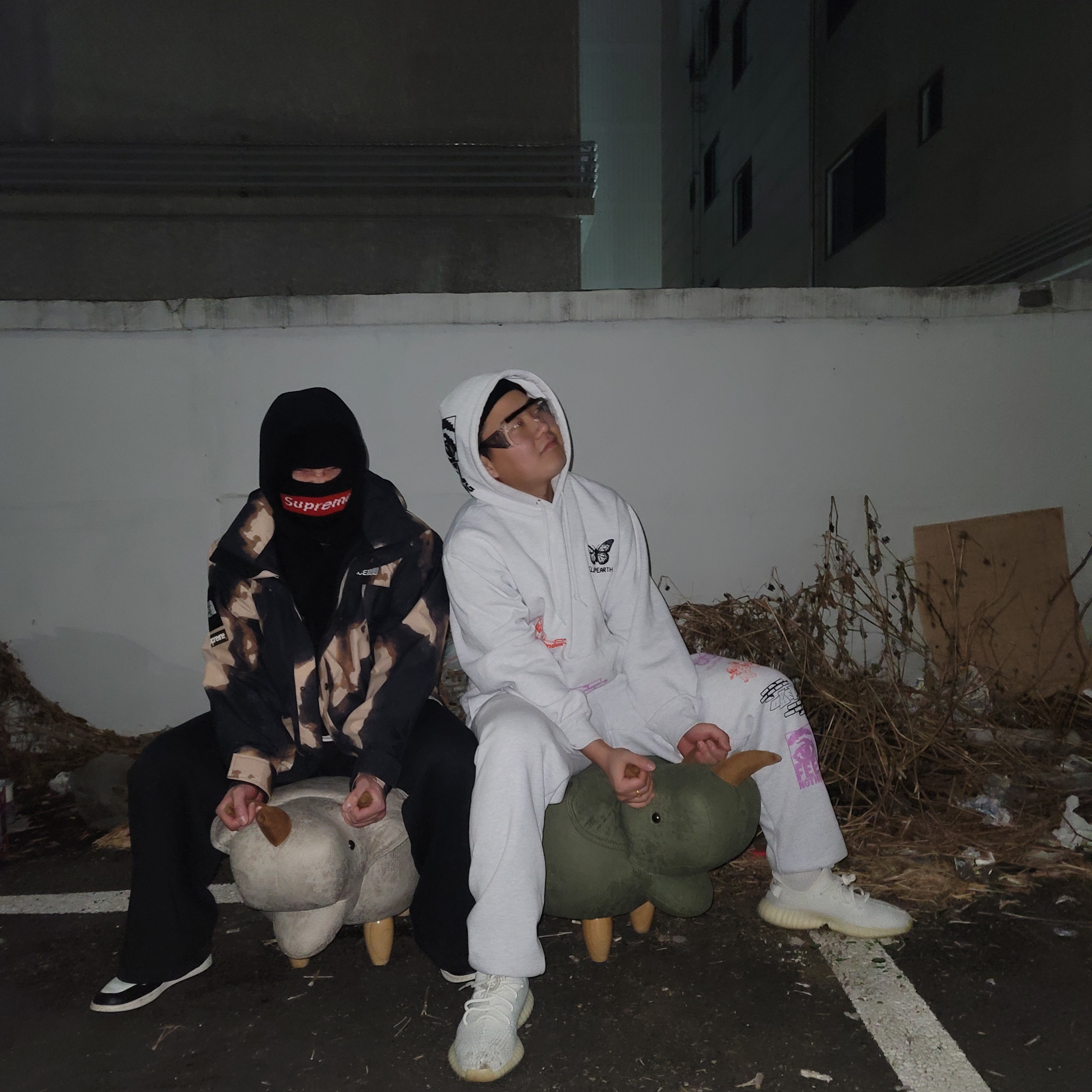 Supreme New Era Box Logo Balaclava Black - 21FW, Supreme Polartec Hooded Sweatshirt Black - 21FW 착용 스타일 - 2
