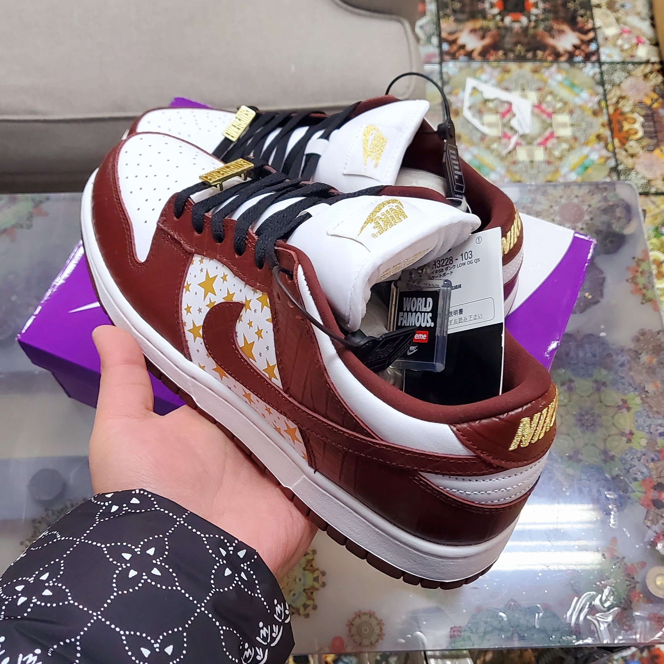 Nike x Supreme SB Dunk Low Barkroot Brown 착용 스타일 - 1