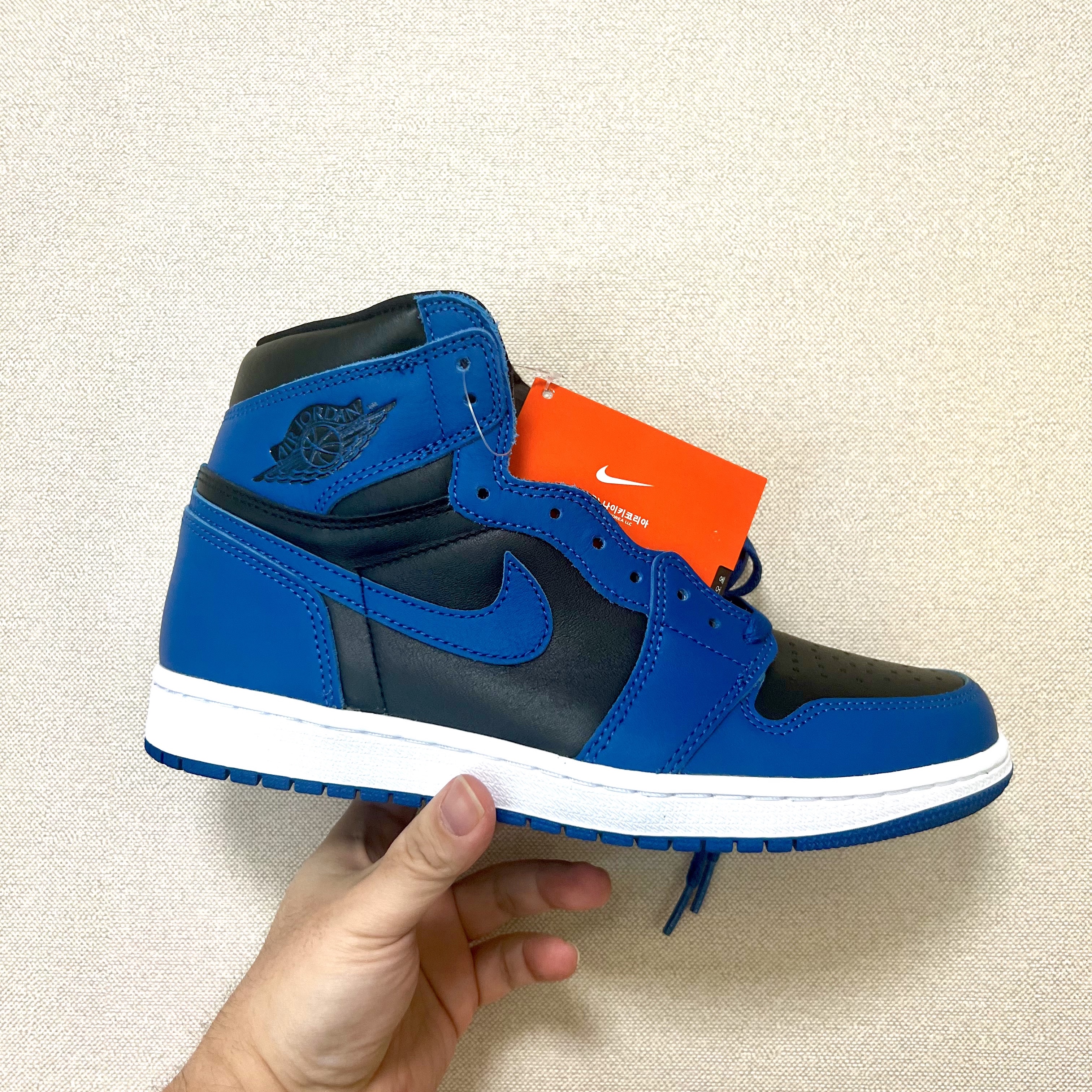 Jordan 1 Retro High OG Dark Marina Blue 착용 스타일 - 1