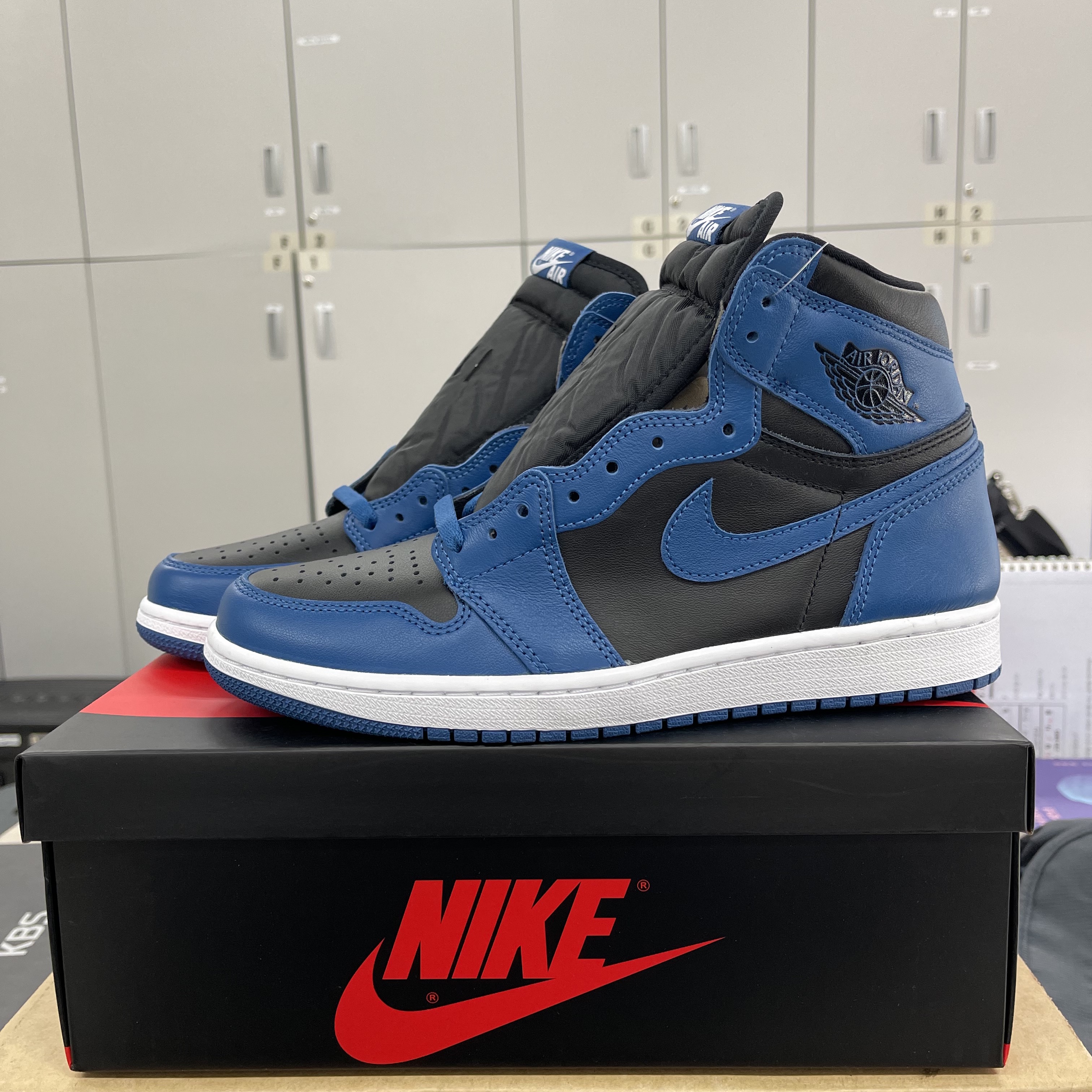 Jordan 1 Retro High OG Dark Marina Blue 착용 스타일