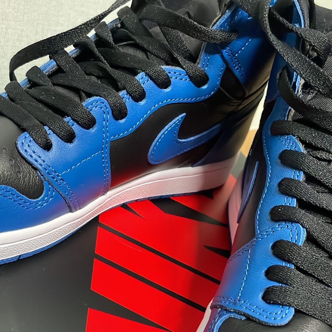 Jordan 1 Retro High OG Dark Marina Blue 착용 스타일 - 1
