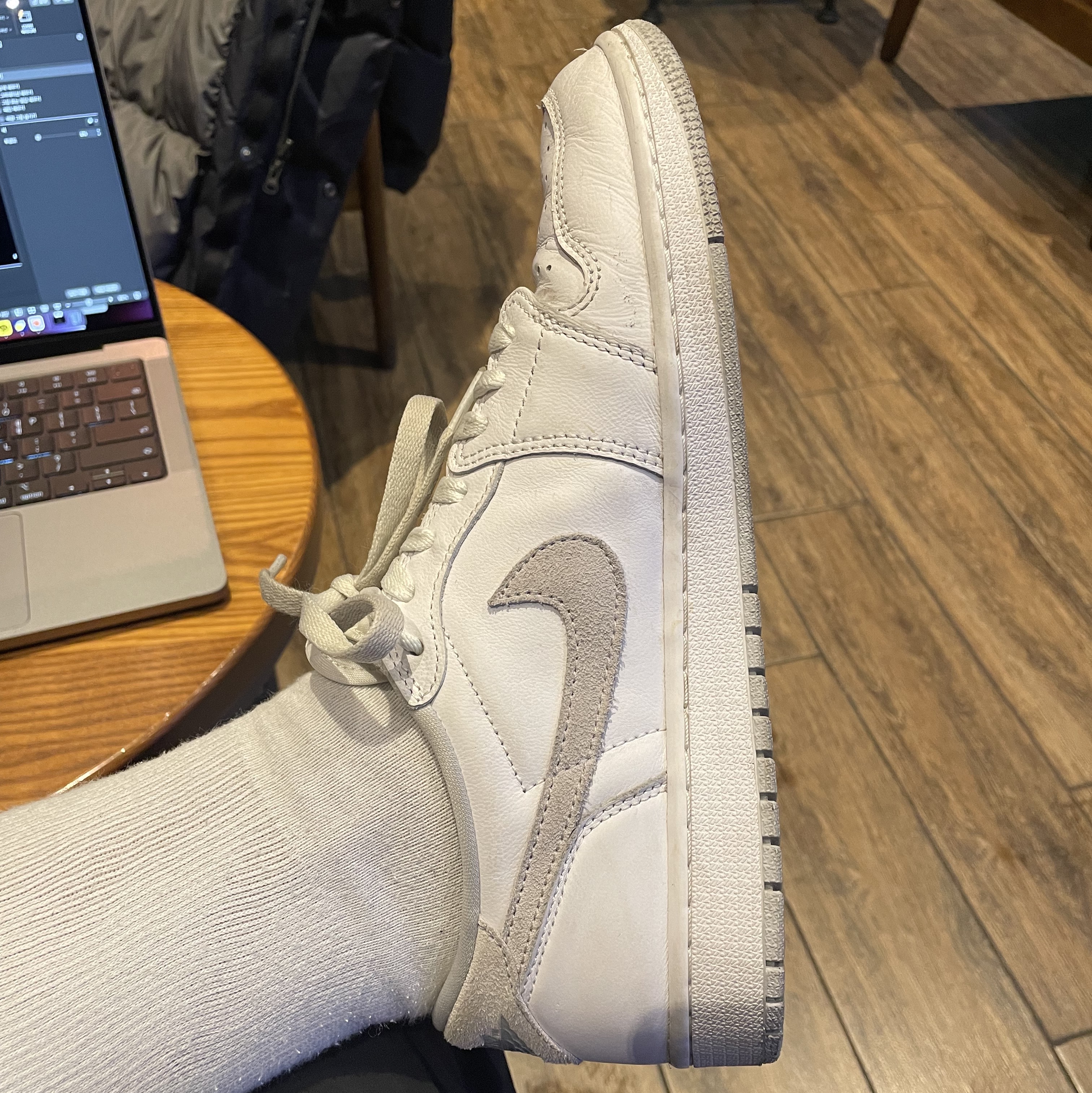 Jordan 1 Low OG Neutral Grey 착용 스타일