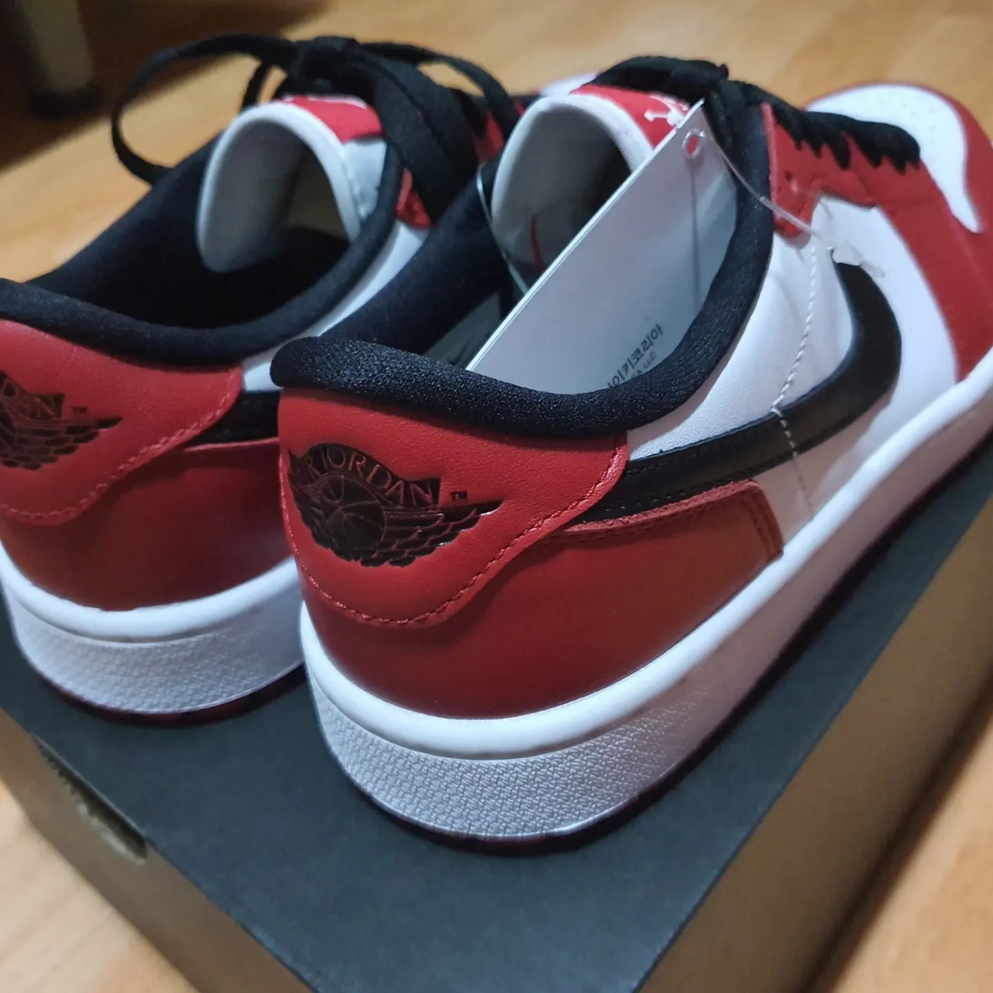 Jordan 1 Low Golf Chicago 착용 스타일 - 1