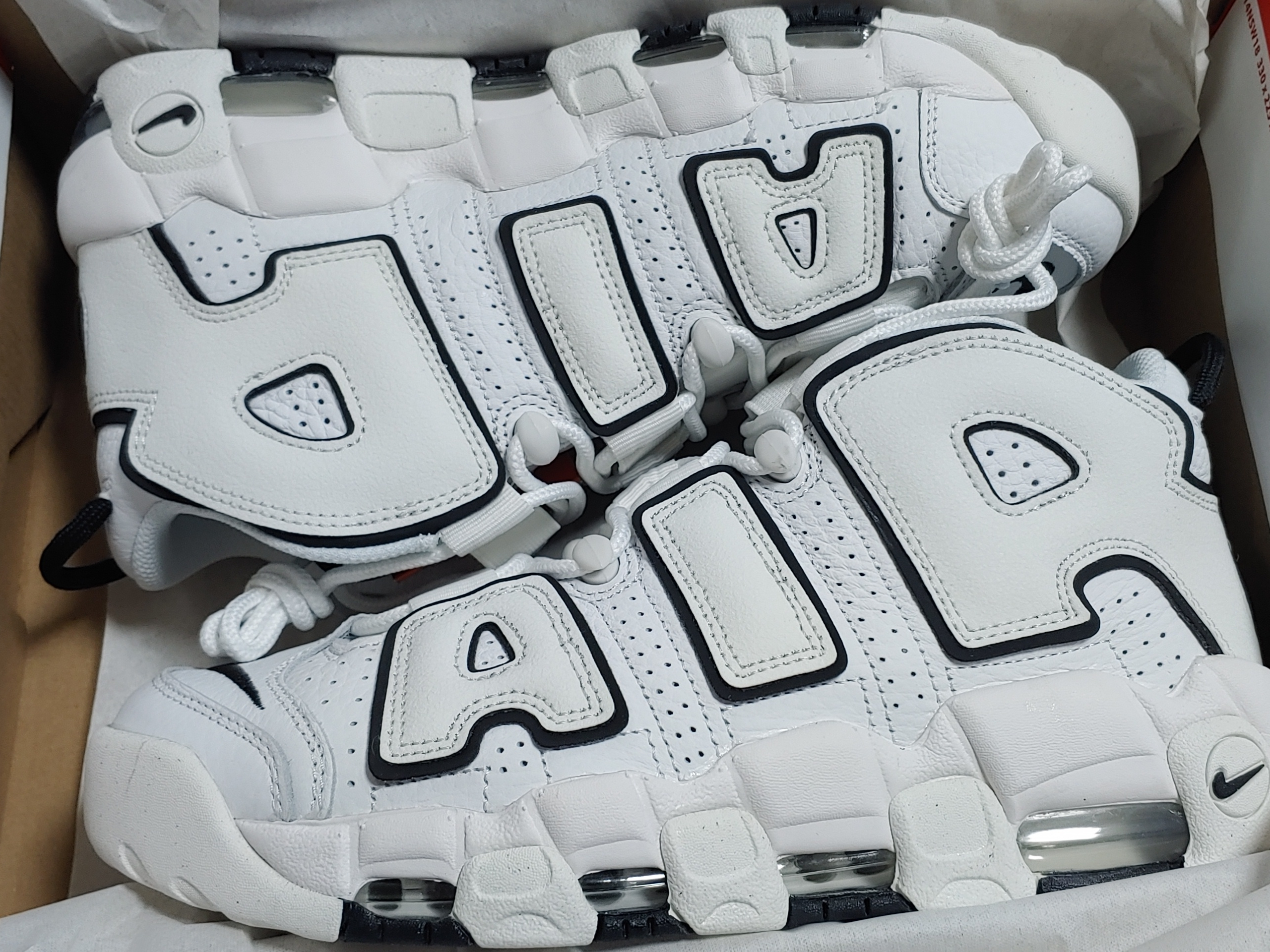 (W) Nike Air More Uptempo Summit White 착용 스타일 - 2