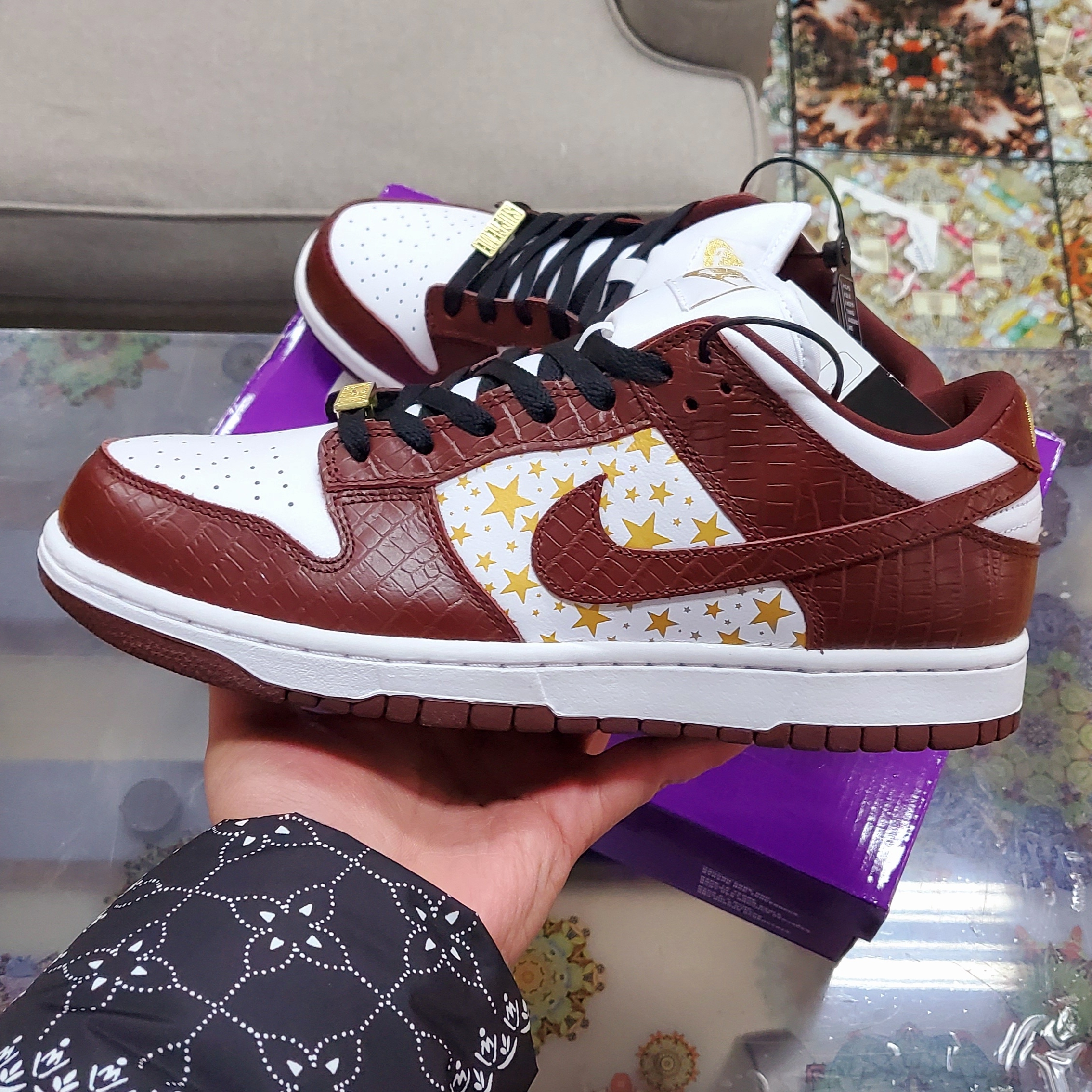 Nike x Supreme SB Dunk Low Barkroot Brown 착용 스타일 - 2
