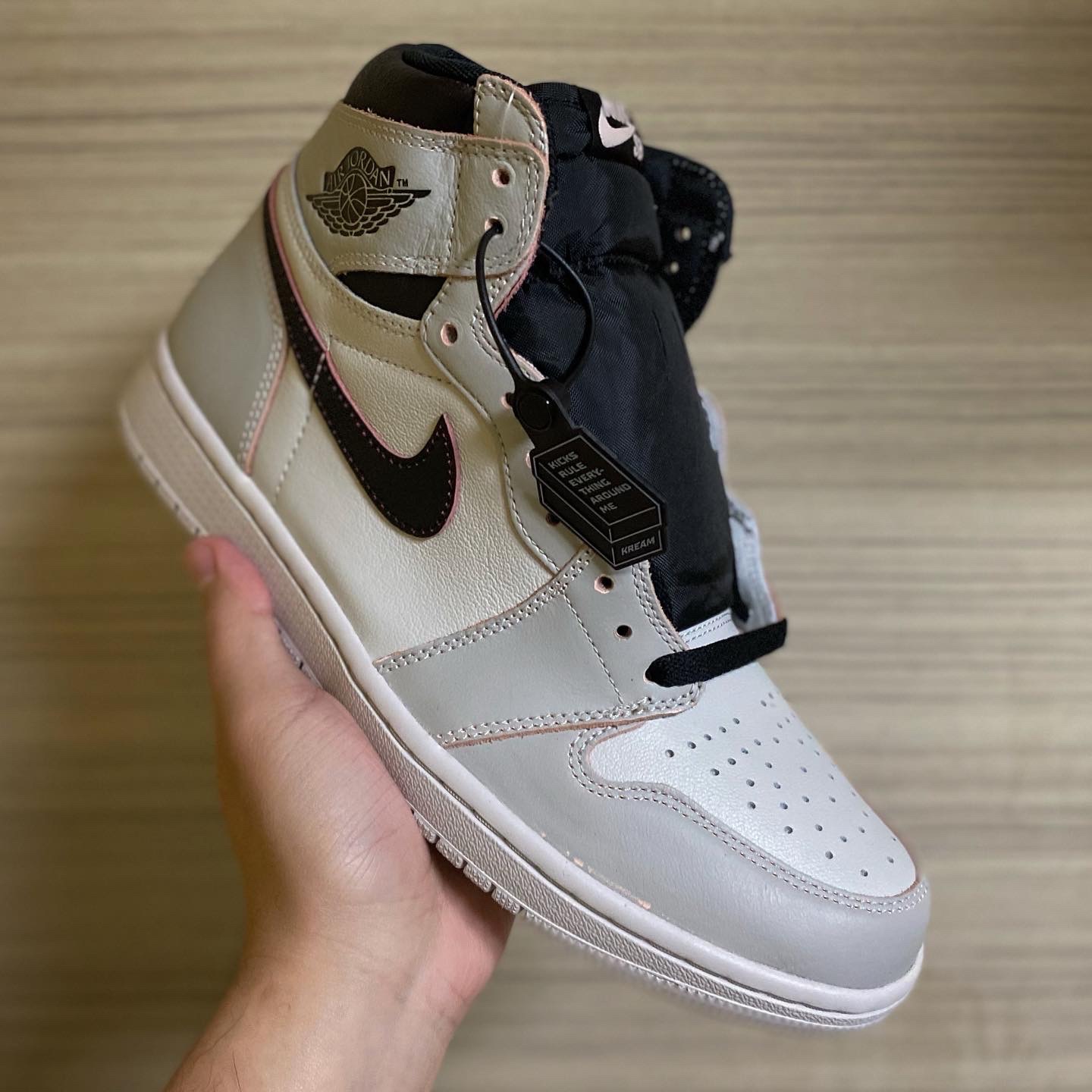 Jordan 1 Retro High OG Defiant SB NYC to Paris 착용 스타일 - 2
