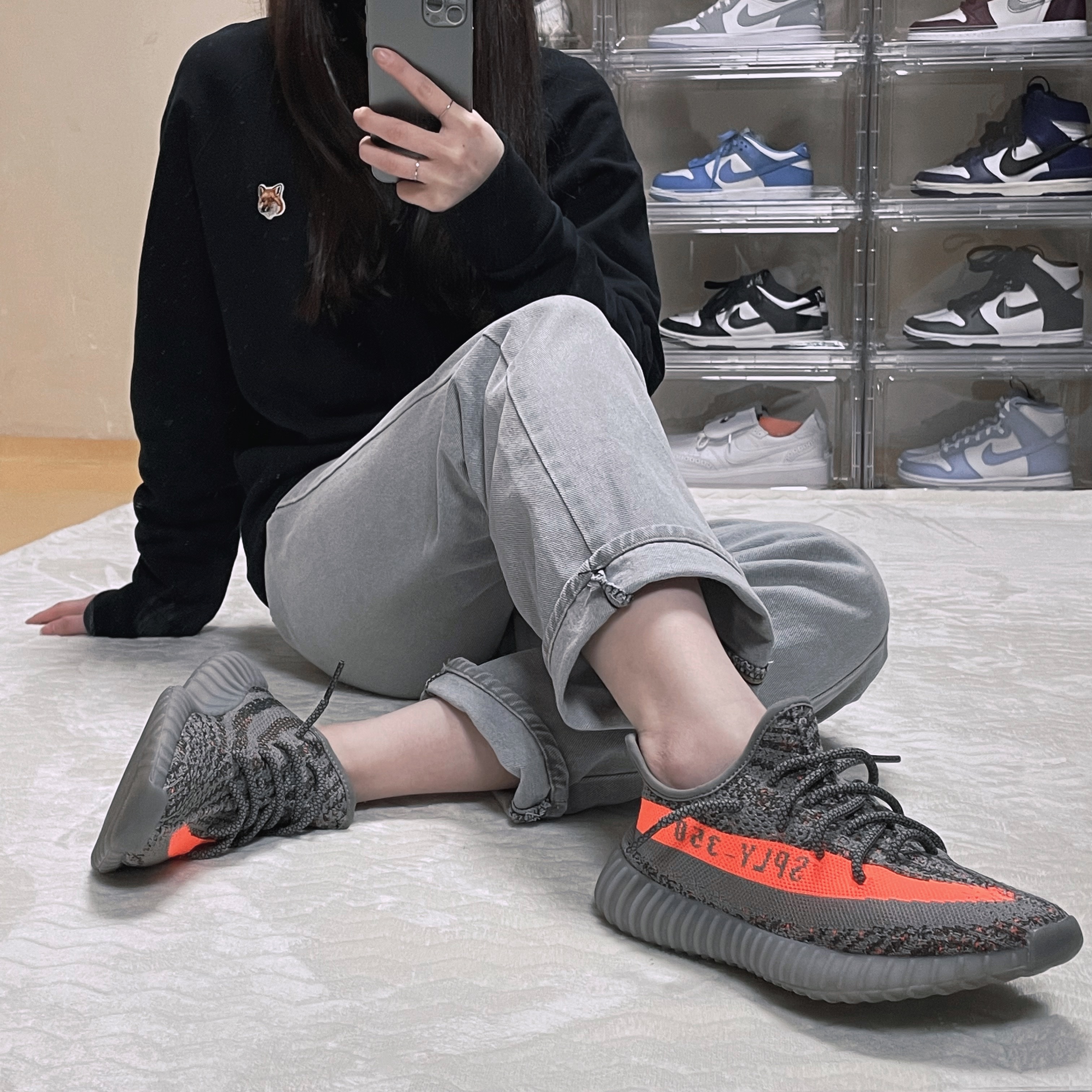 Adidas Yeezy Boost 350 V2 Beluga - Reflective, Maison Kitsune Fox Head Patch Classic Sweatshirt Black 착용 스타일