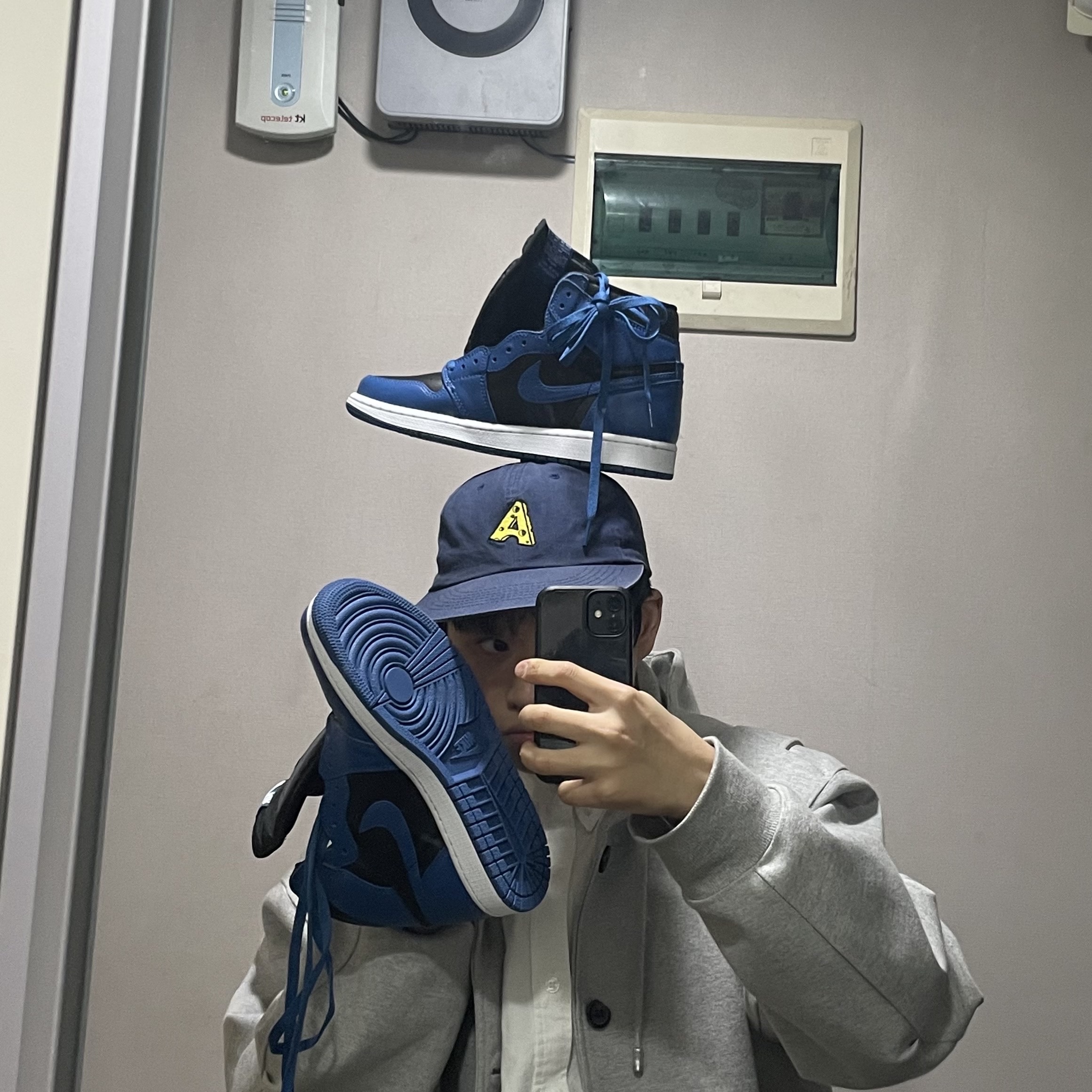 Jordan 1 Retro High OG Dark Marina Blue 착용 스타일 - 2