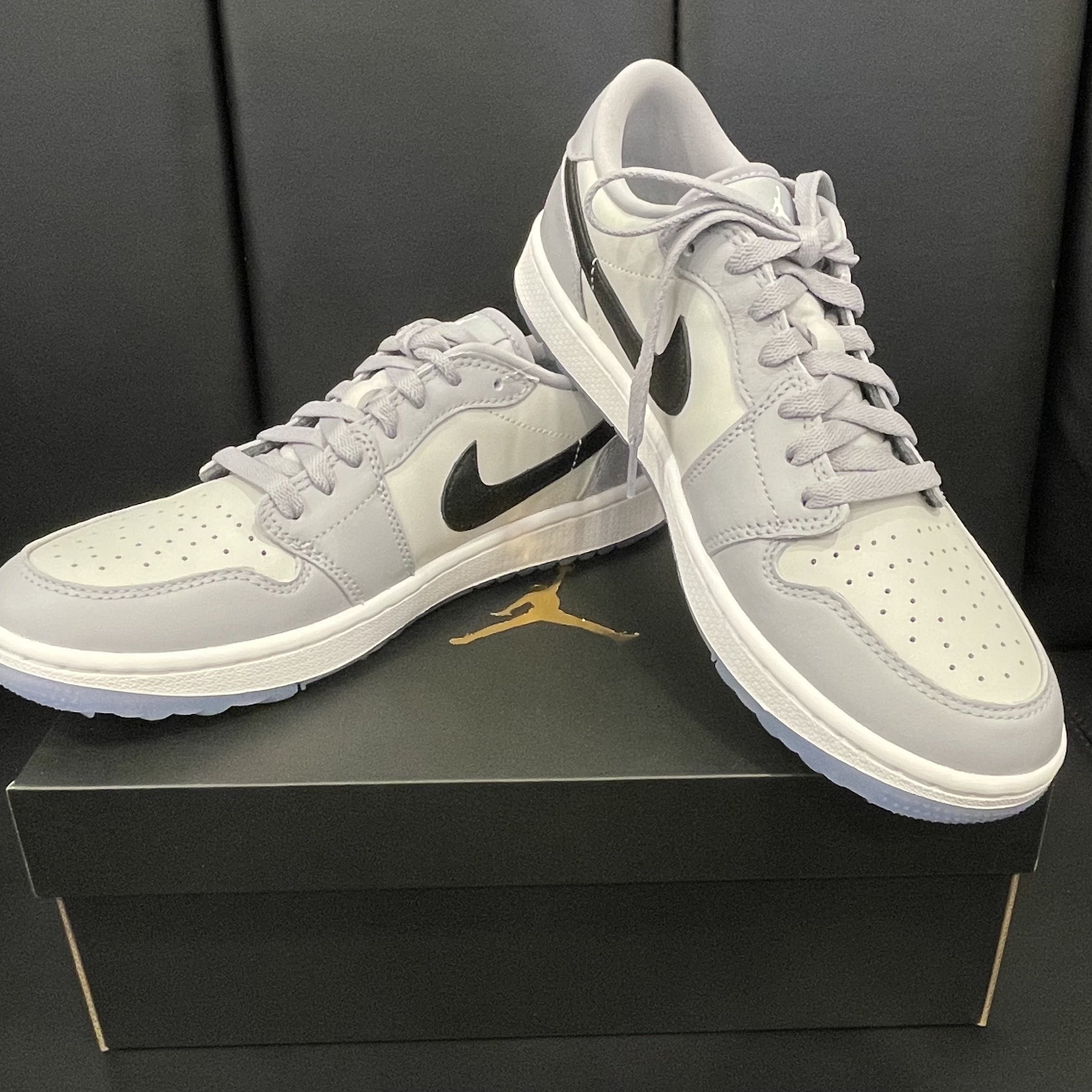 Jordan 1 Low Golf Wolf Grey 착용 스타일 - 1