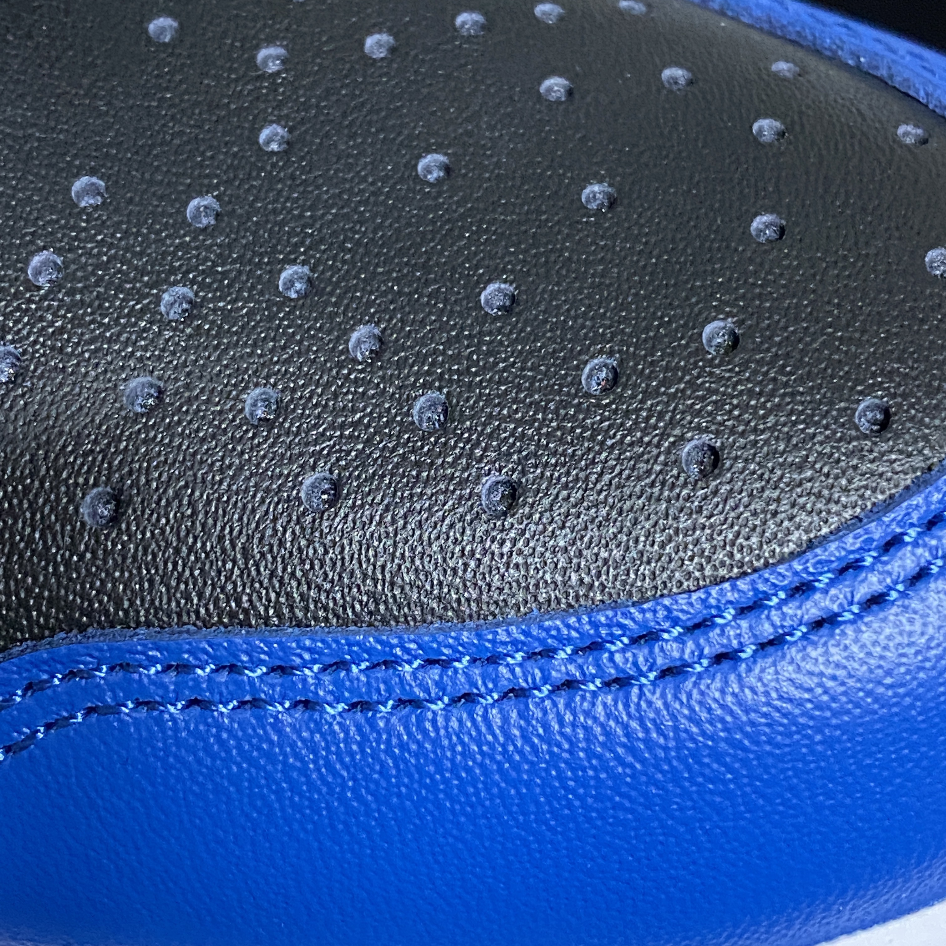 Jordan 1 Retro High OG Dark Marina Blue 착용 스타일 - 3