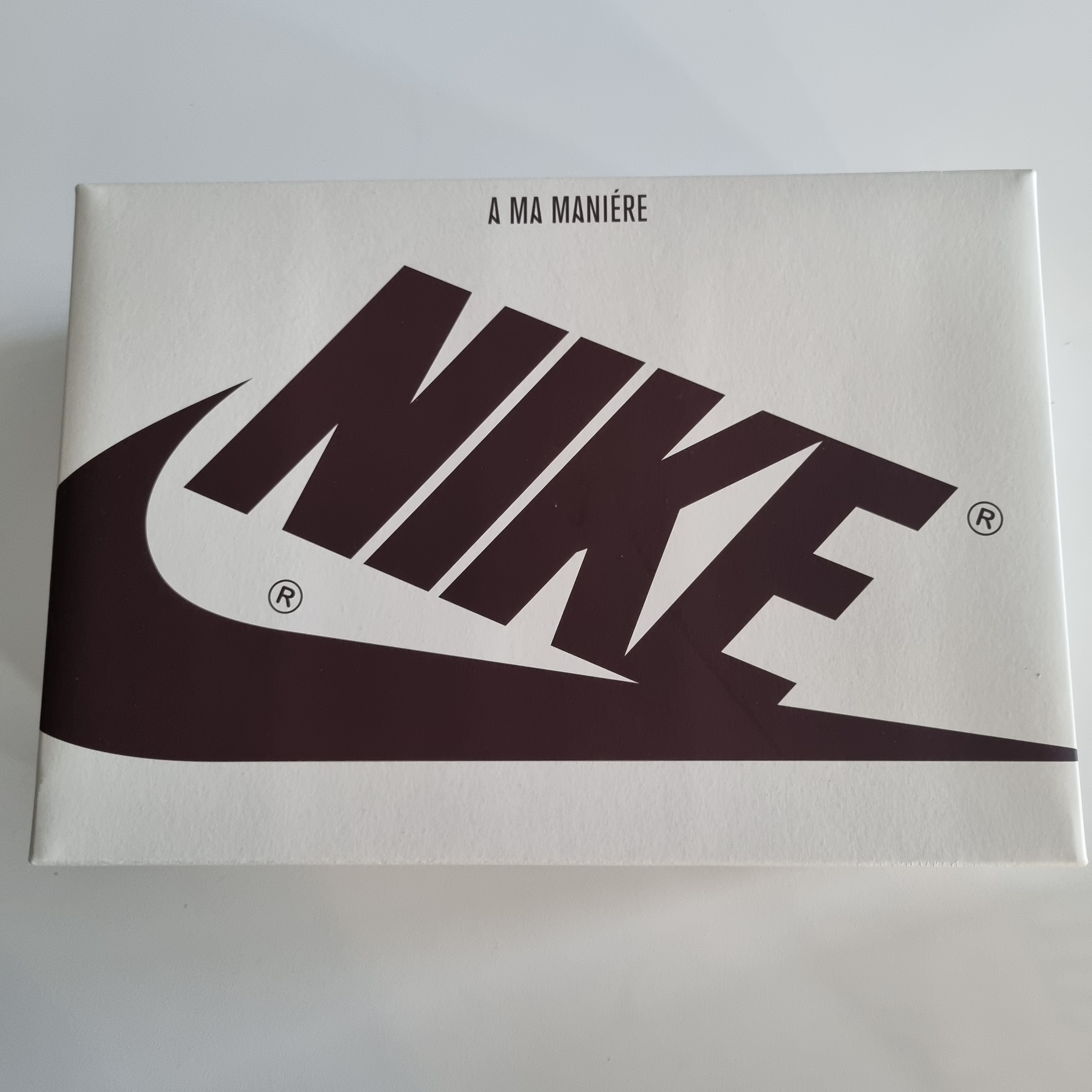 Jordan 1 x A Ma Maniere Retro High OG SP Sail and Burgundy 착용 스타일 - 4