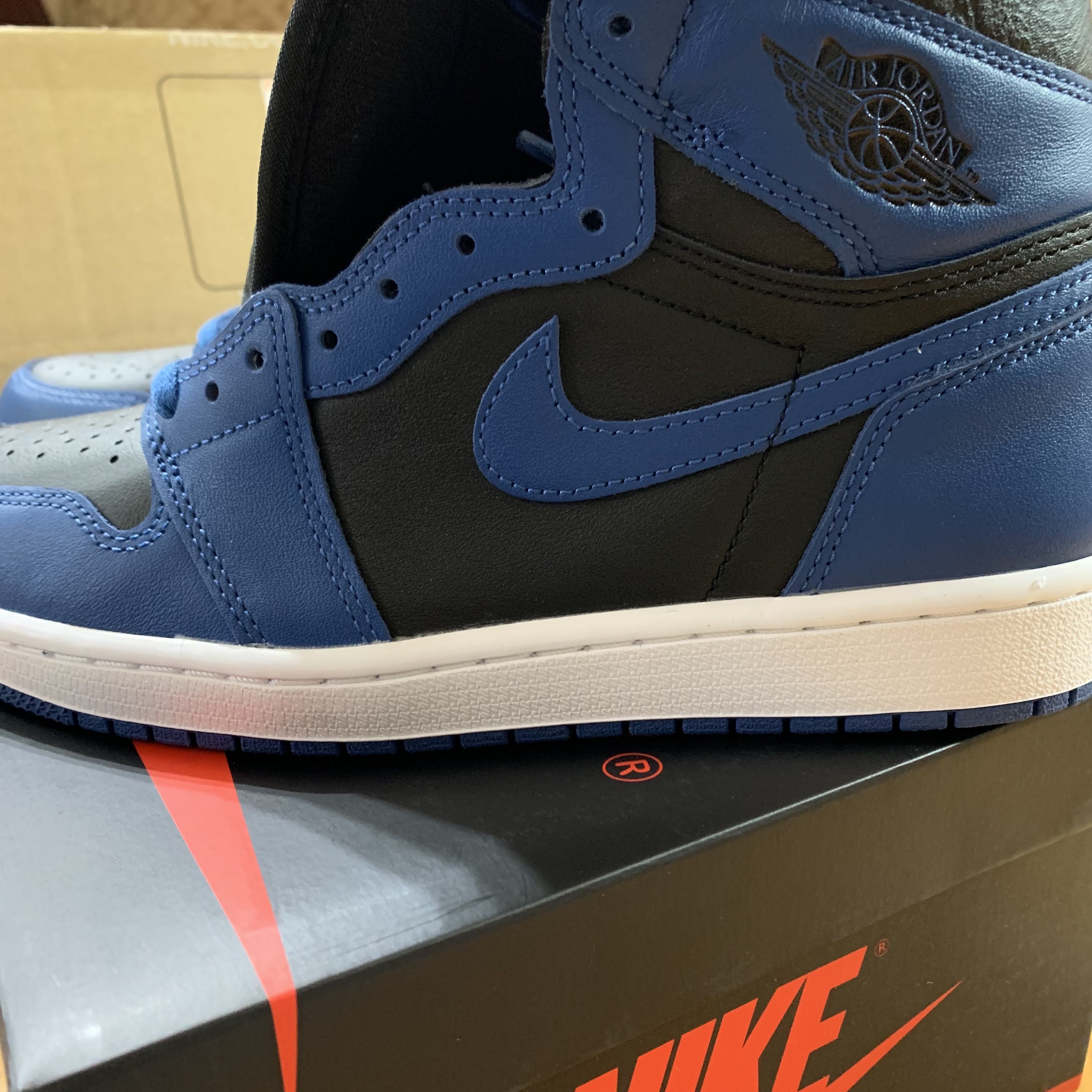 Jordan 1 Retro High OG Dark Marina Blue 착용 스타일