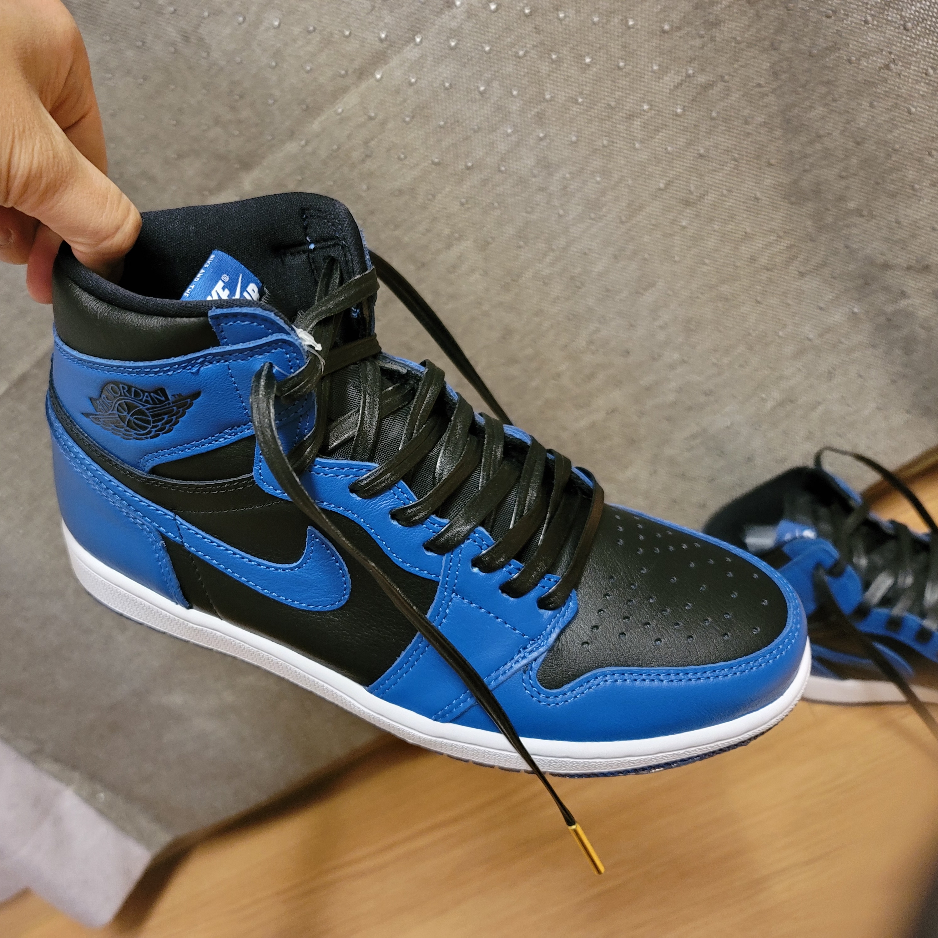 Jordan 1 Retro High OG Dark Marina Blue 착용 스타일 - 1