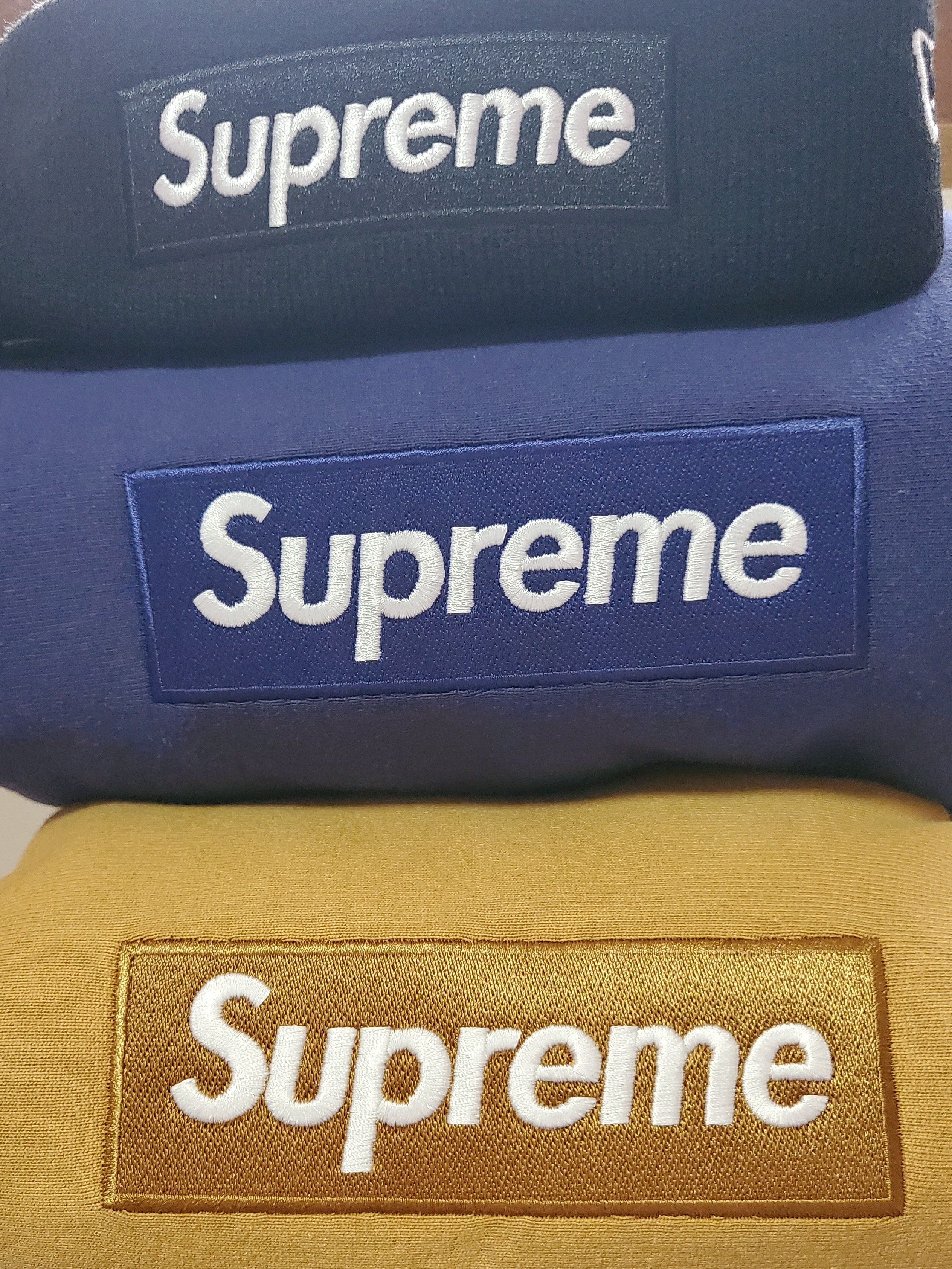 Supreme Box Logo Hooded Sweatshirt Black - 21FW, Supreme Box Logo Hooded Sweatshirt Charcoal - 21FW 착용 스타일 - 3