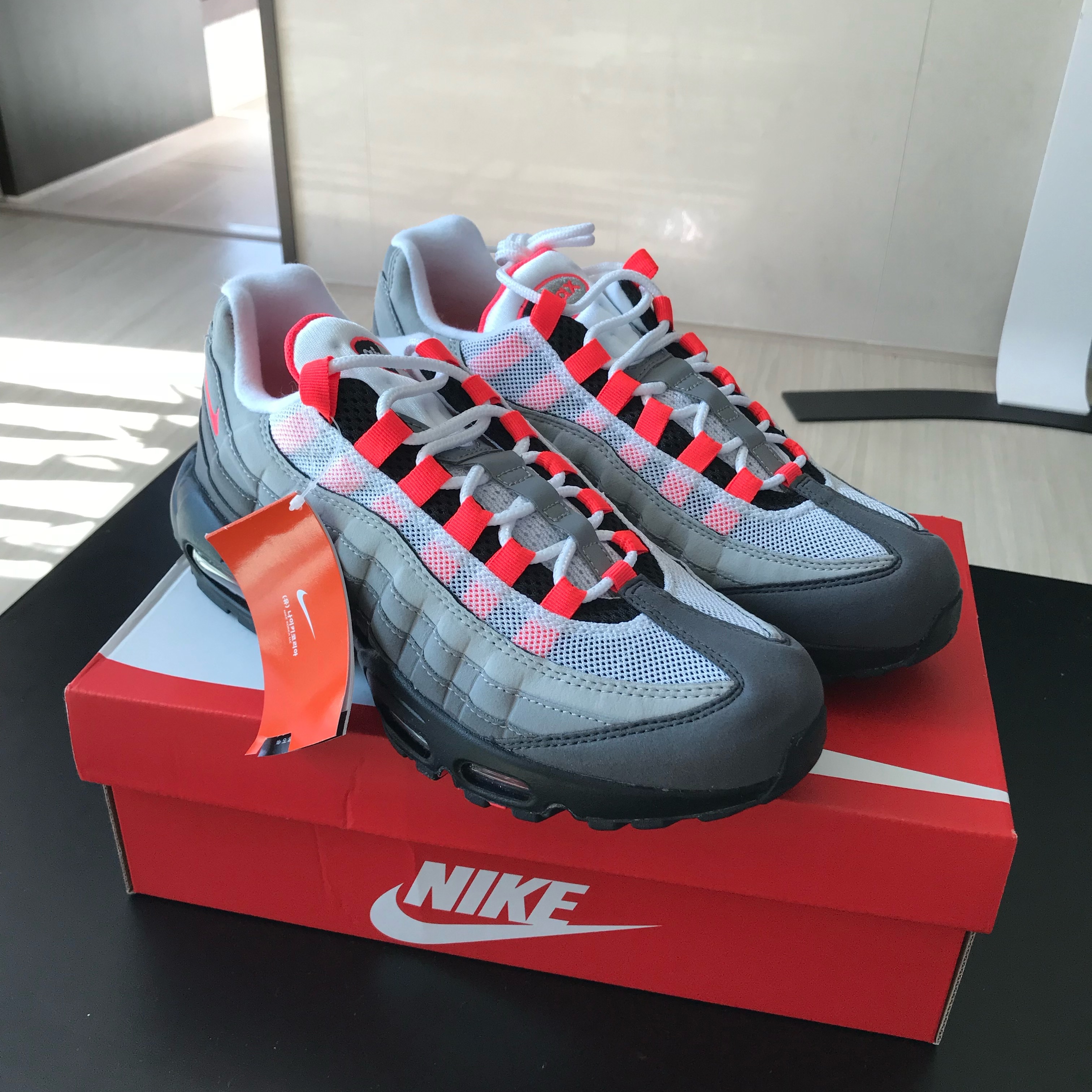 Nike Air Max 95 OG Solar Red 2018 착용 스타일