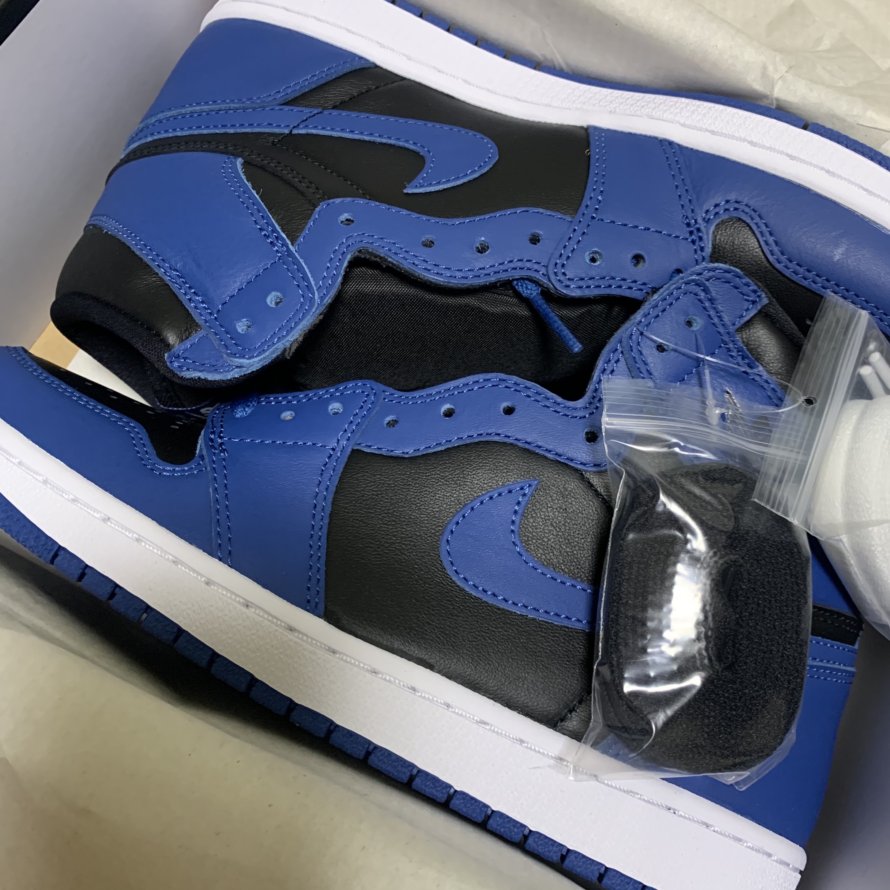 Jordan 1 Retro High OG Dark Marina Blue 착용 스타일 - 2