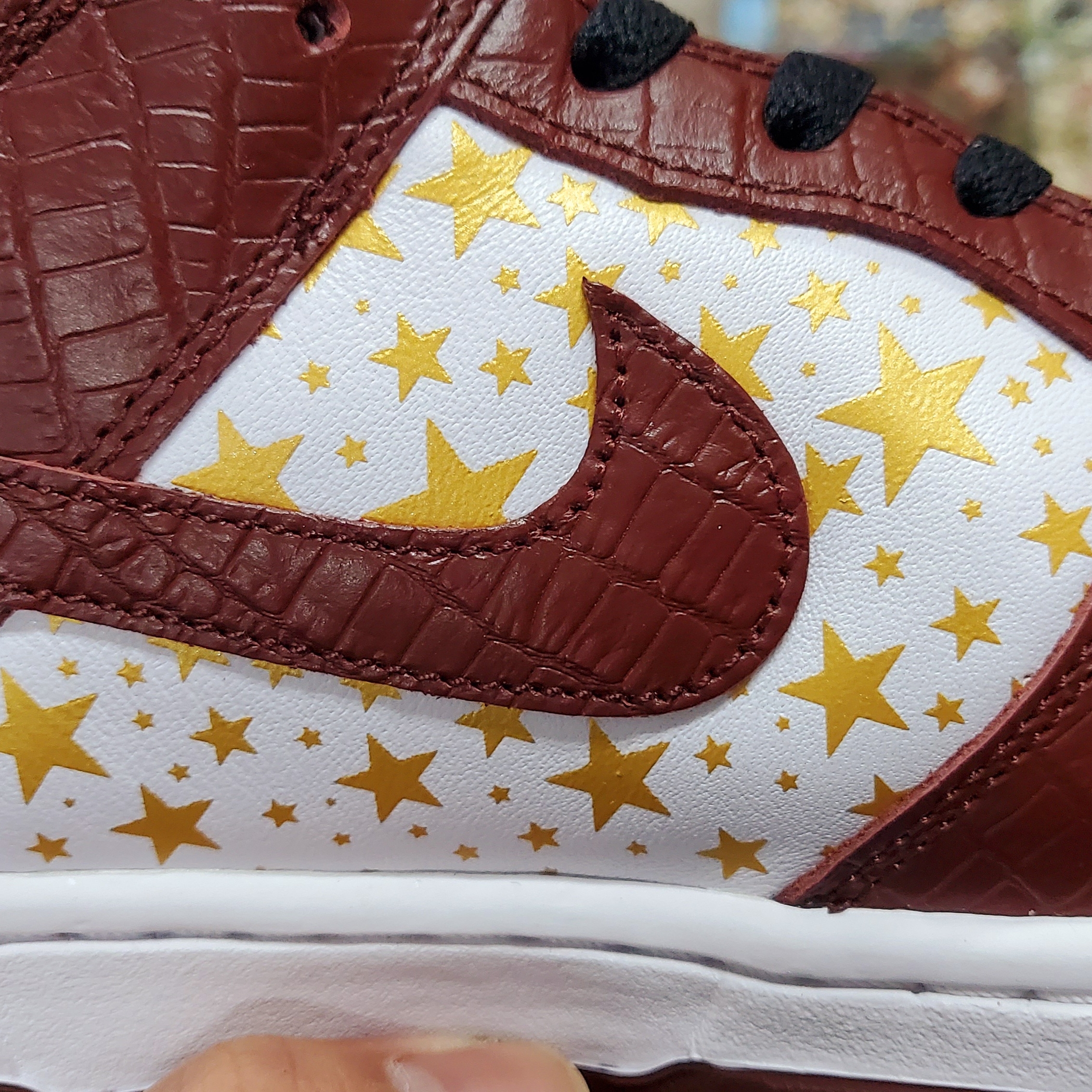 Nike x Supreme SB Dunk Low Barkroot Brown 착용 스타일 - 4