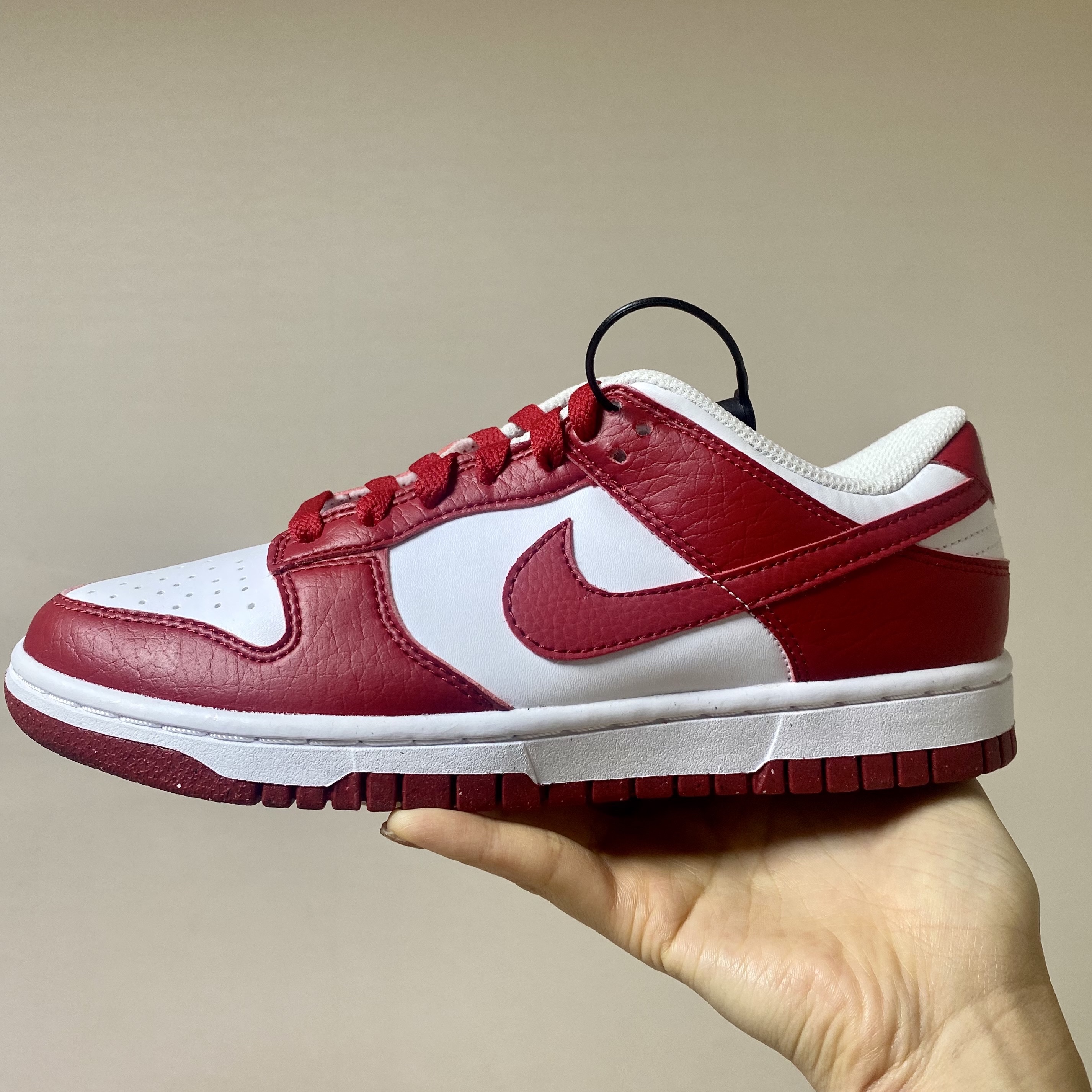 (W) Nike Dunk Low Next Nature Gym Red 착용 스타일 - 1