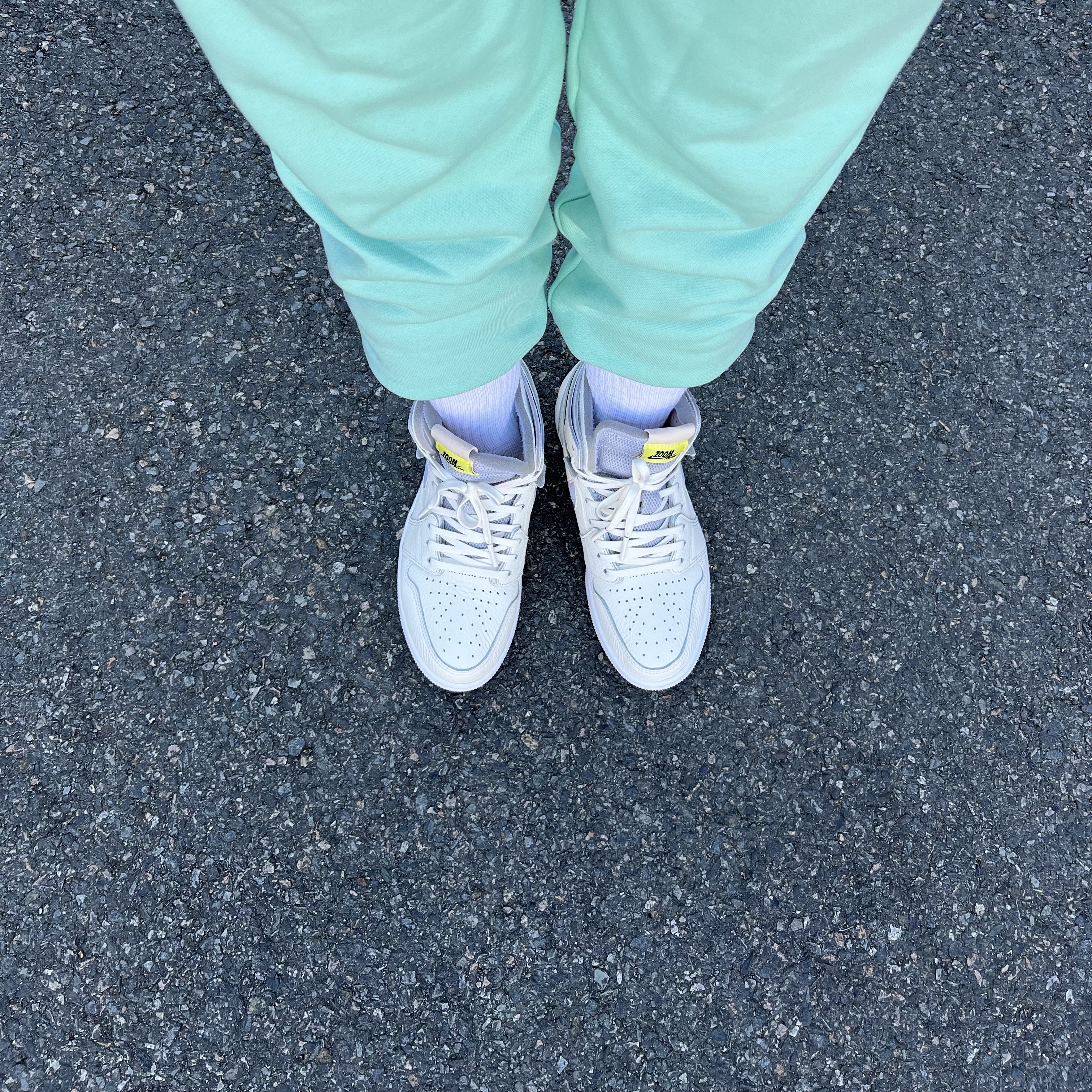 (W) Jordan 1 Zoom Air CMFT Sail 착용 스타일 - 2