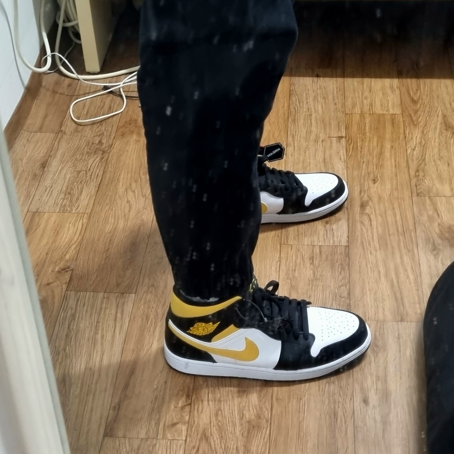 Jordan 1 Mid Pollen 착용 스타일 - 2