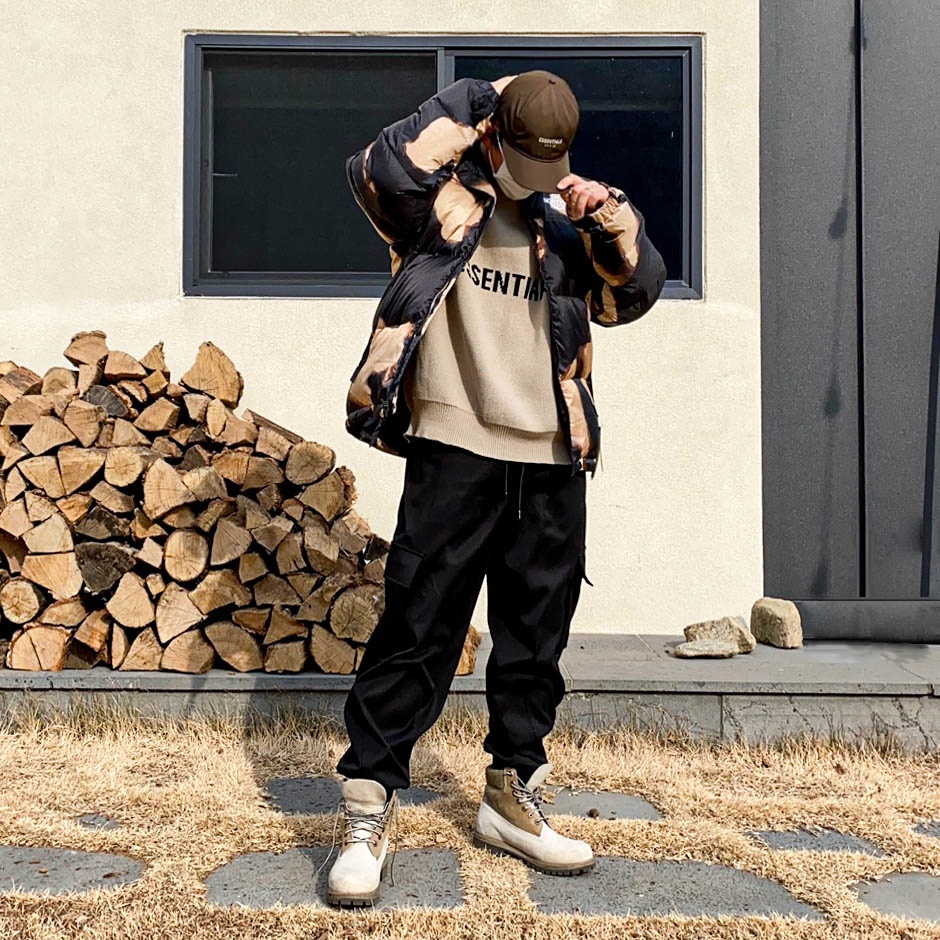 Supreme x The North Face Bleached Denim Print Nuptse Jacket Black - 21FW, Essentials Knit Pullover Sweater Linen - Ssense Exclusive 착용 스타일