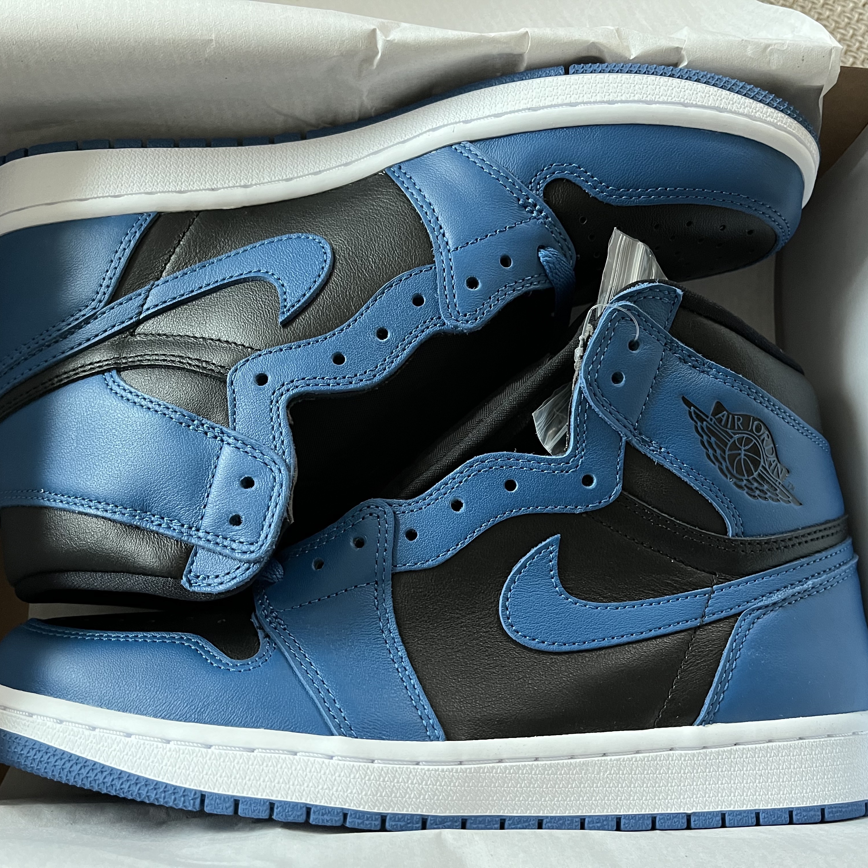 Jordan 1 Retro High OG Dark Marina Blue 착용 스타일