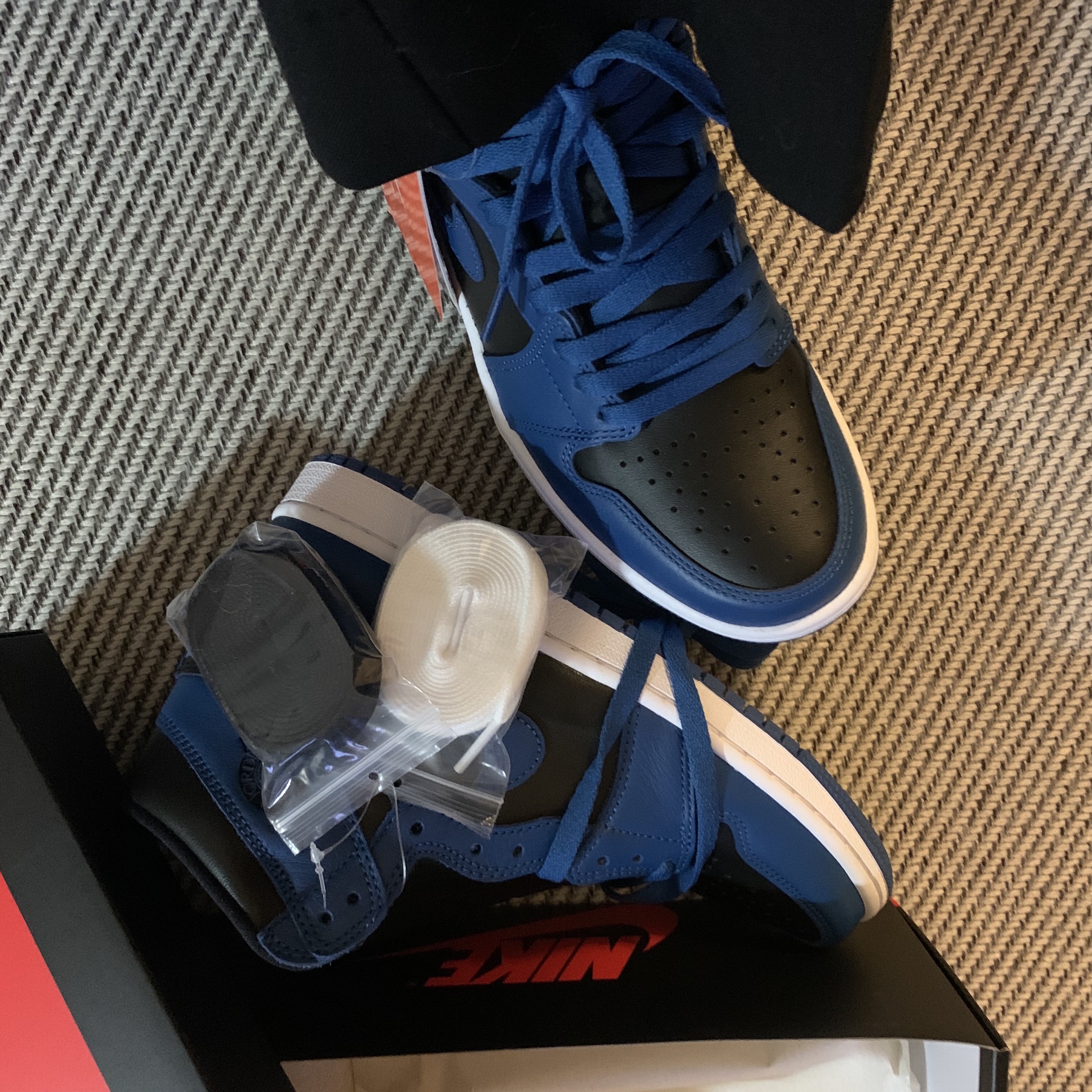 Jordan 1 Retro High OG Dark Marina Blue 착용 스타일 - 3