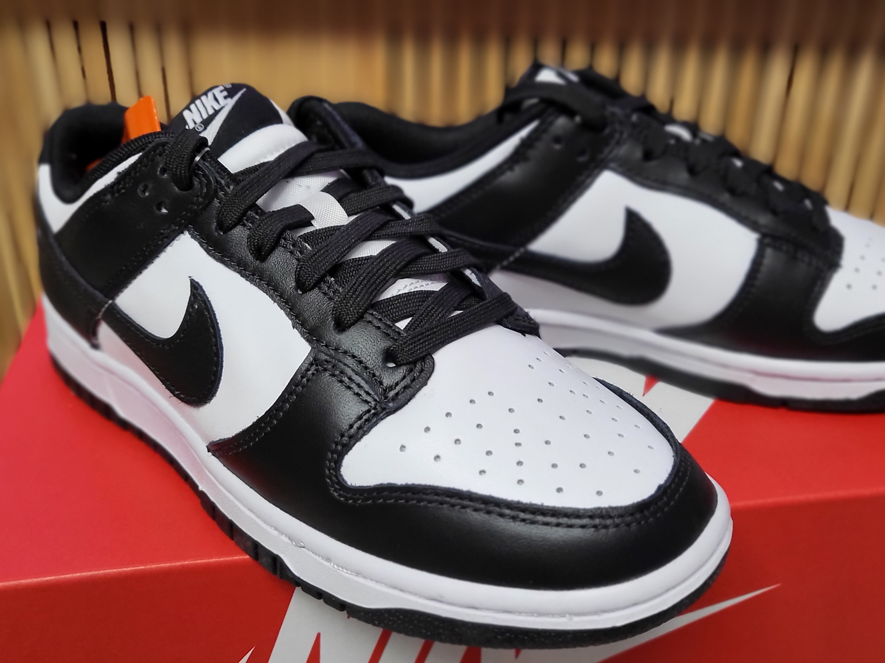 Nike Dunk Low Retro Black 착용 스타일 - 2
