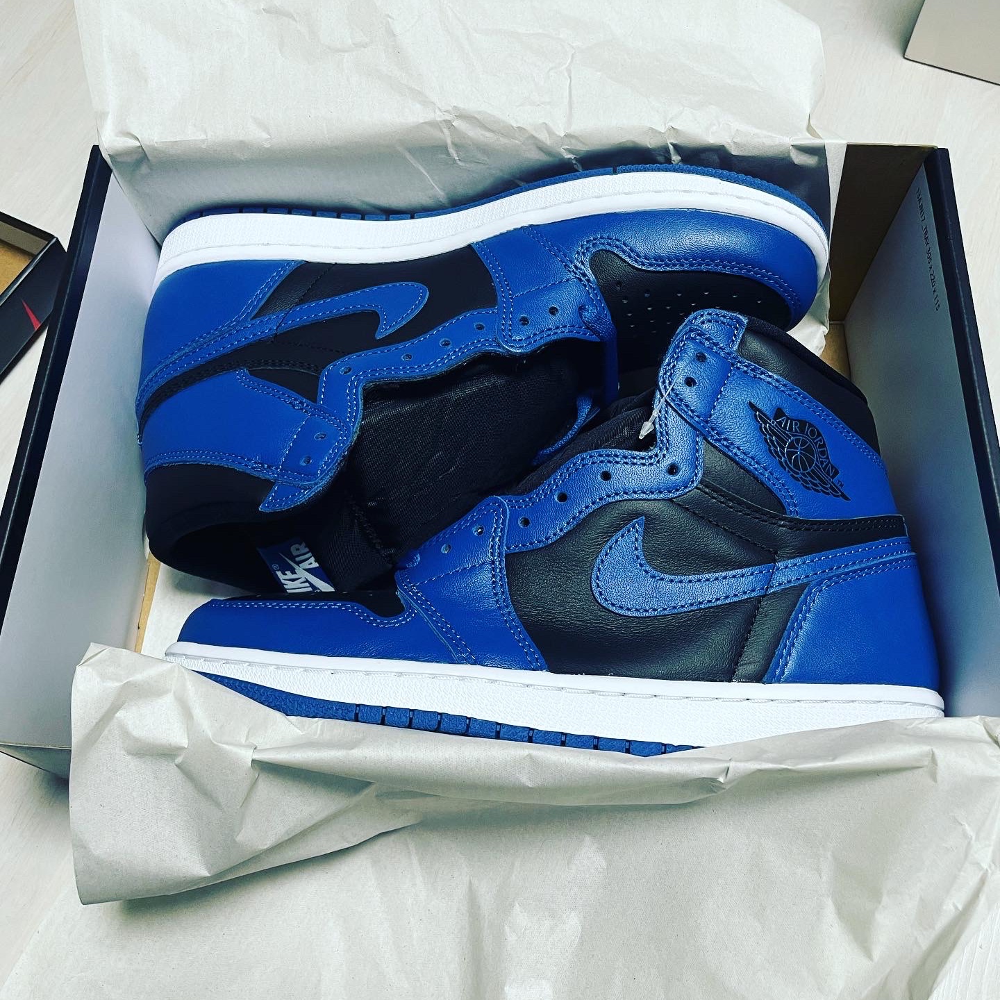 Jordan 1 Retro High OG Dark Marina Blue 착용 스타일 - 2