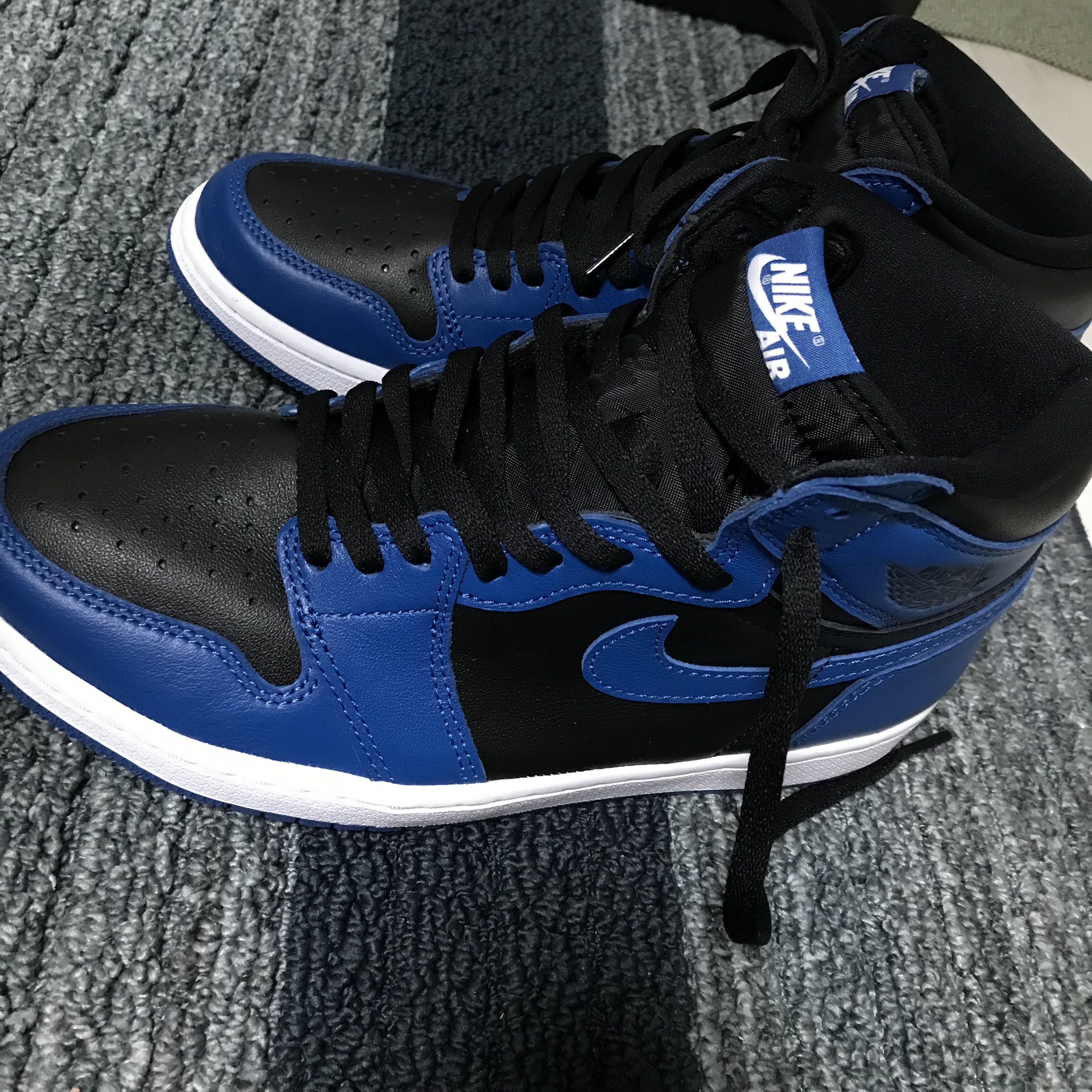Jordan 1 Retro High OG Dark Marina Blue 착용 스타일 - 2