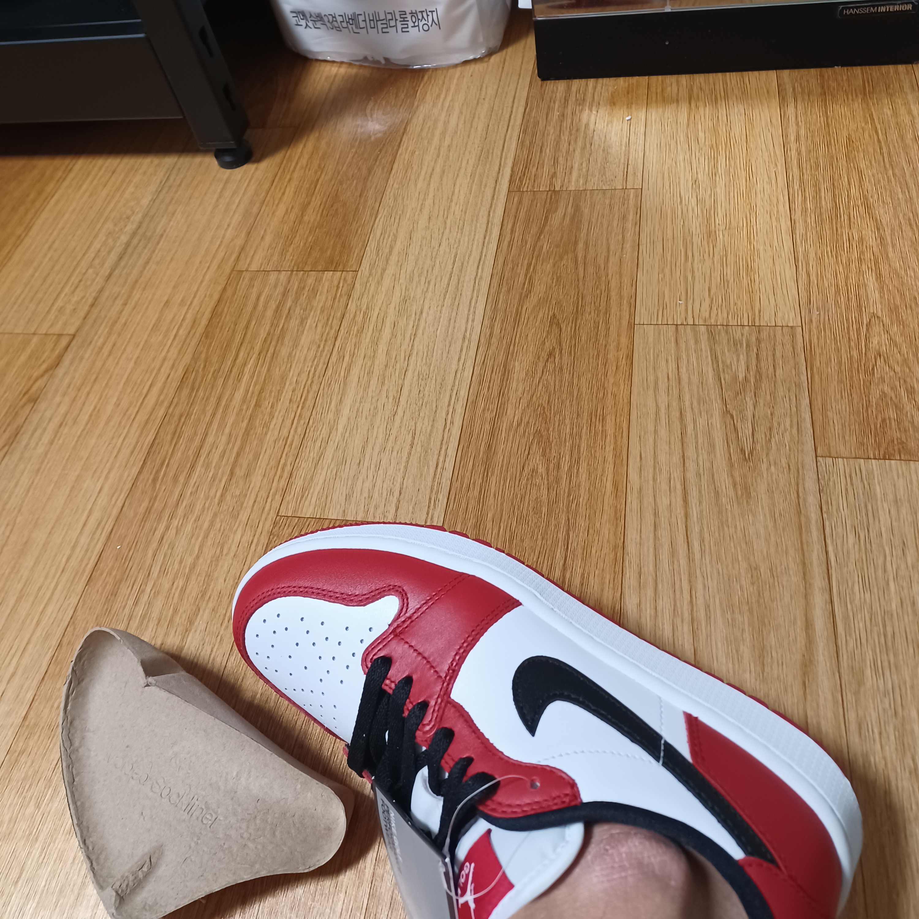 Jordan 1 Low Golf Chicago 착용 스타일 - 1