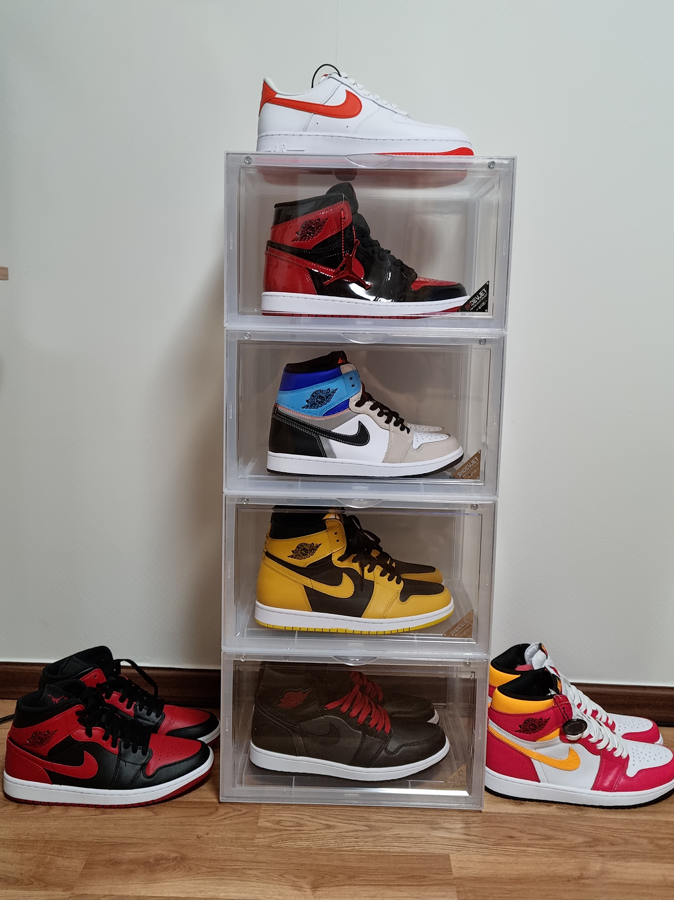 Nike Air Force 1 '07 Low White Team Orange, Jordan 1 Retro High OG Patent Bred 착용 스타일 - 2