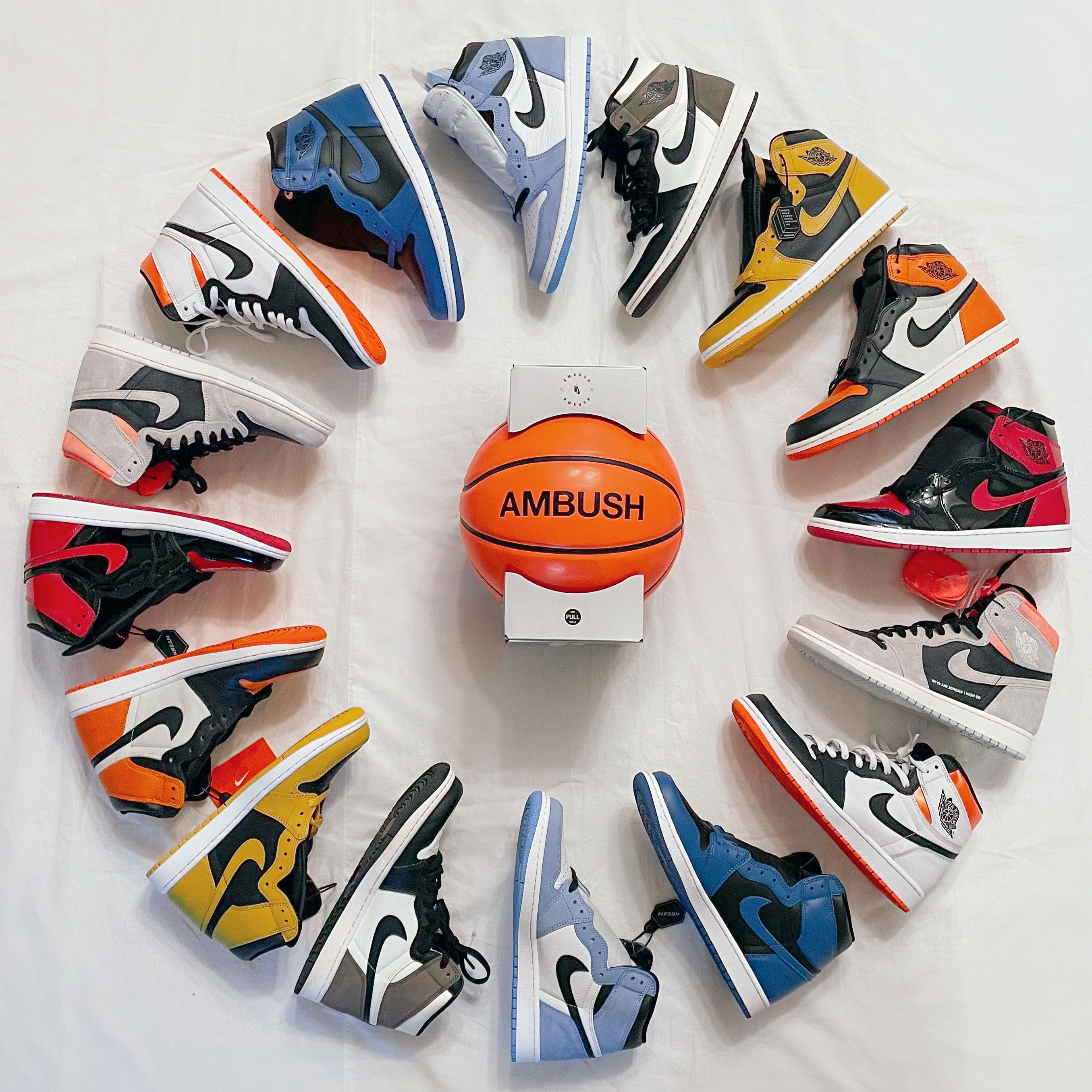 Jordan 1 Retro Shattered Backboard, Jordan 1 Retro High OG Black Mocha 착용 스타일 - 1